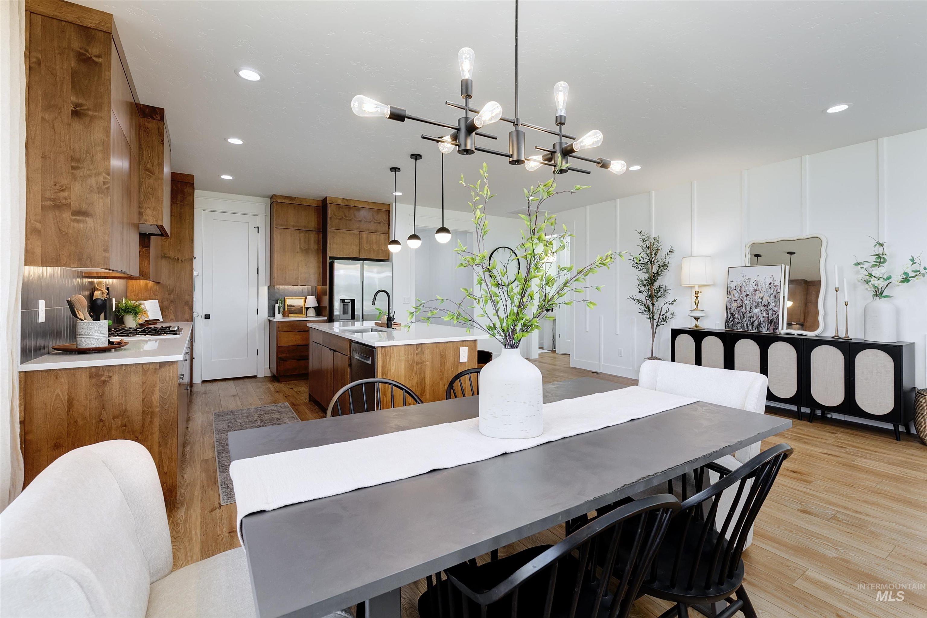 6299 Chateau Ct Property Photo 6