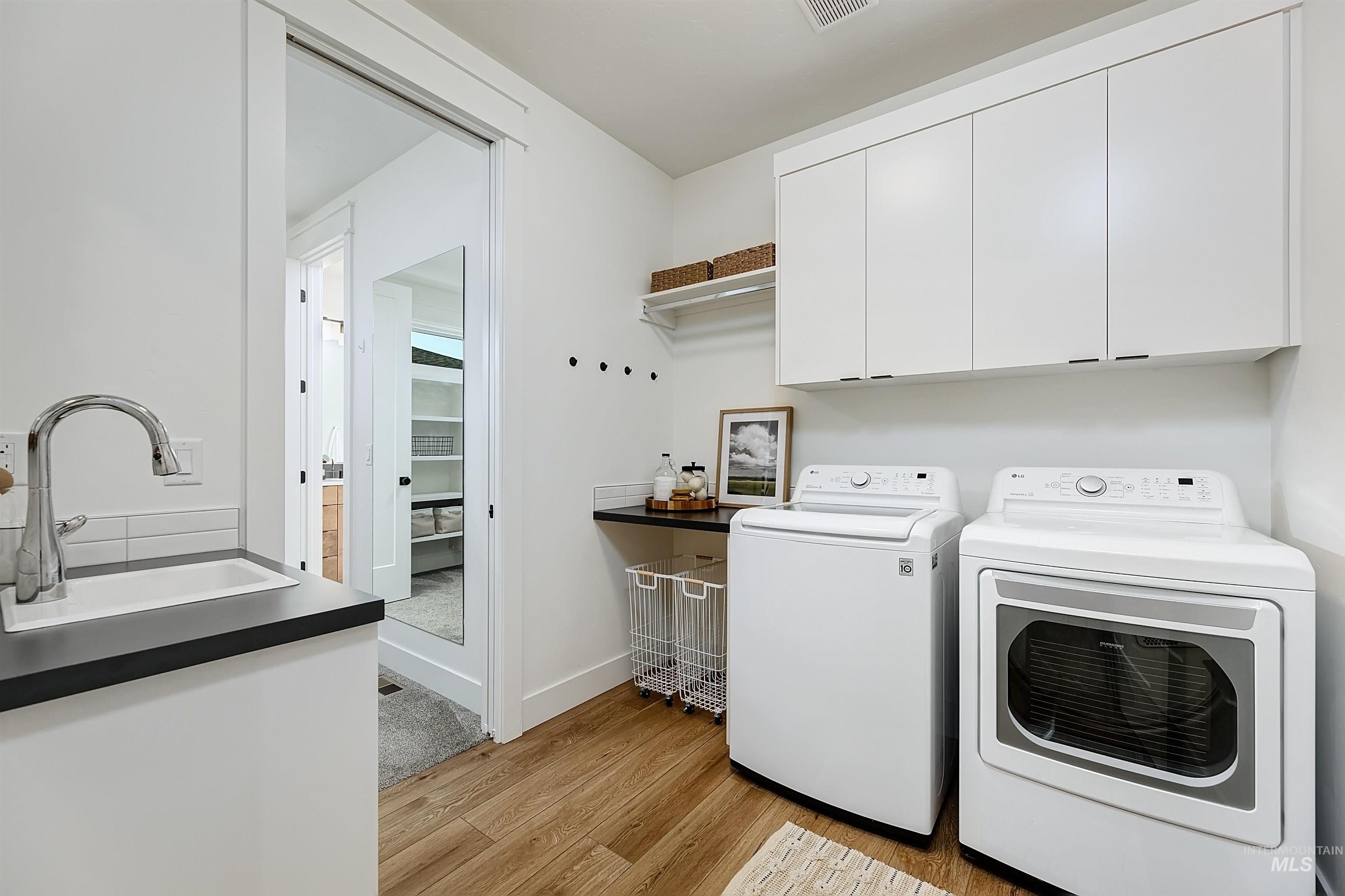 6299 Chateau Ct Property Photo 18