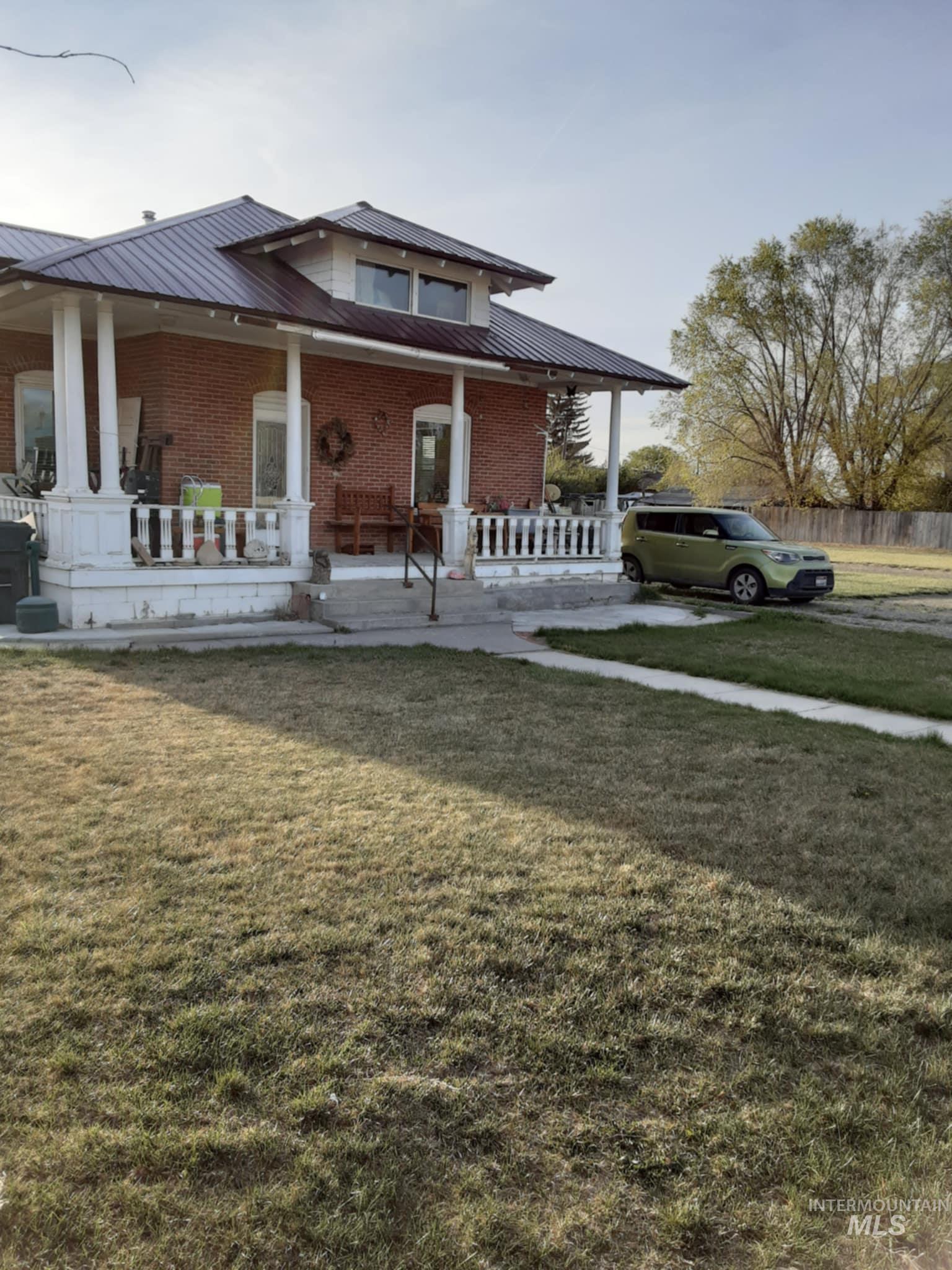 145 N Lincoln Property Photo 1