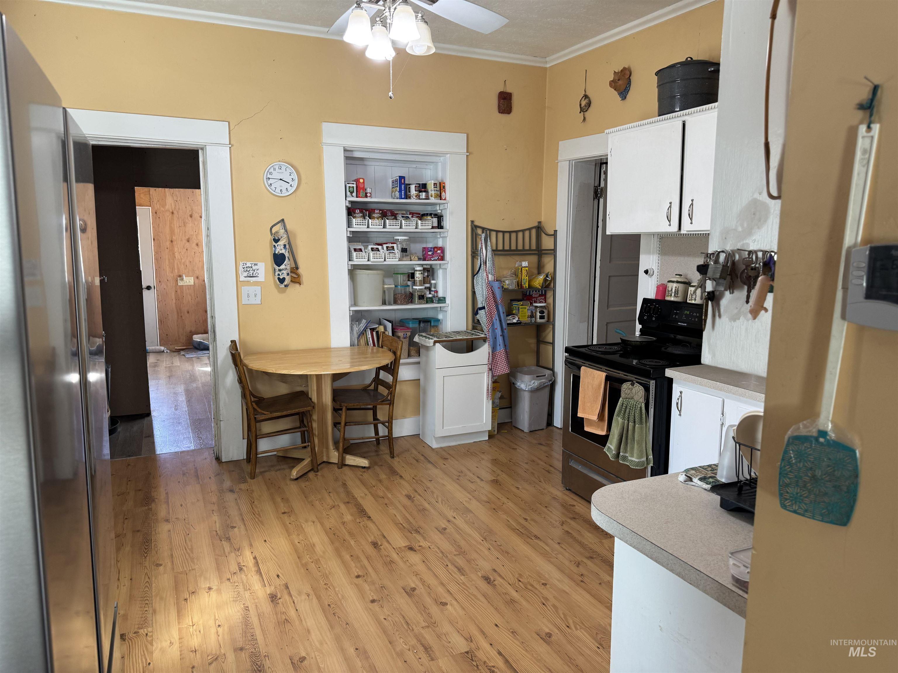 145 N Lincoln Property Photo 14