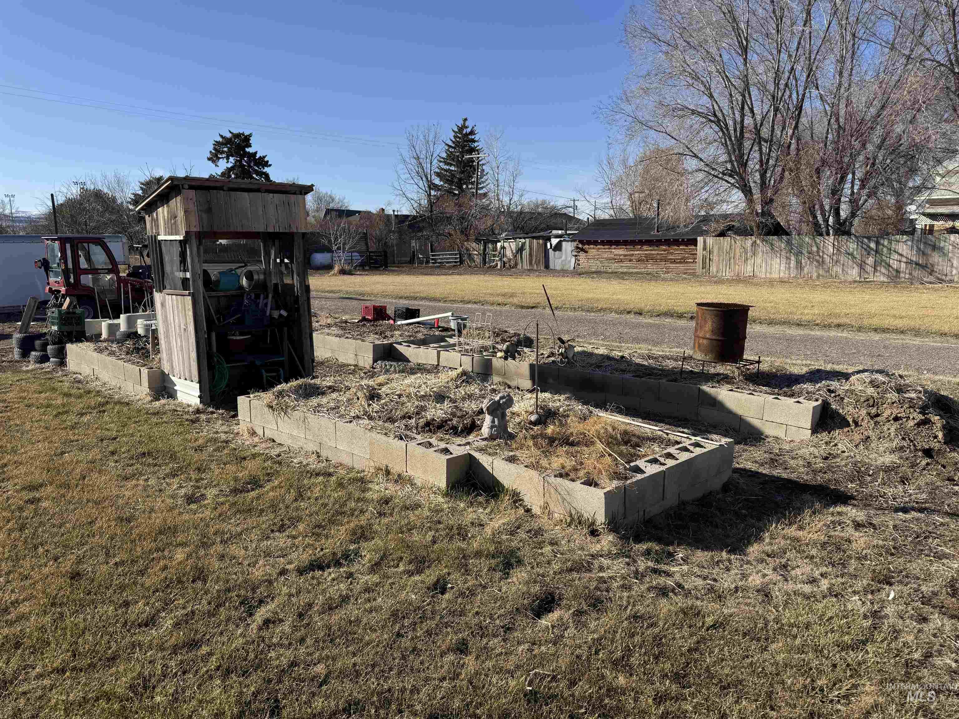 145 N Lincoln Property Photo 36