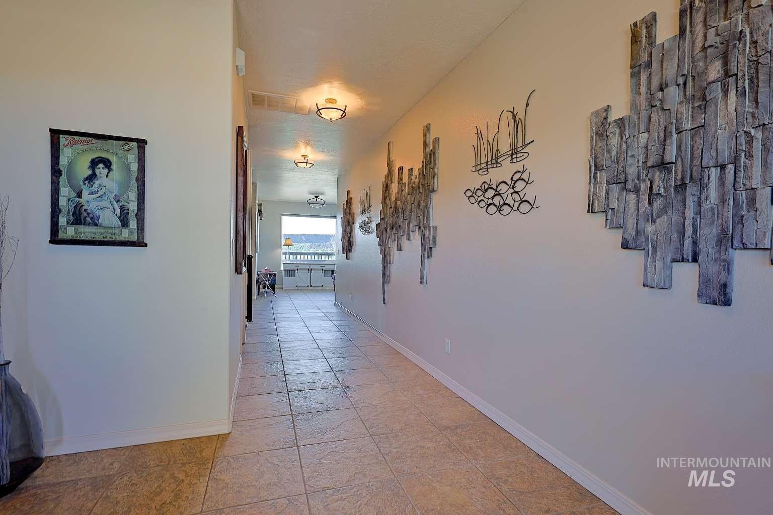 1422 River View Ln Property Photo 3