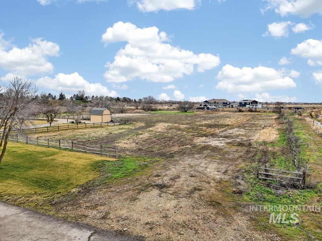 7549 N Stonebriar Ln Property Photo 9