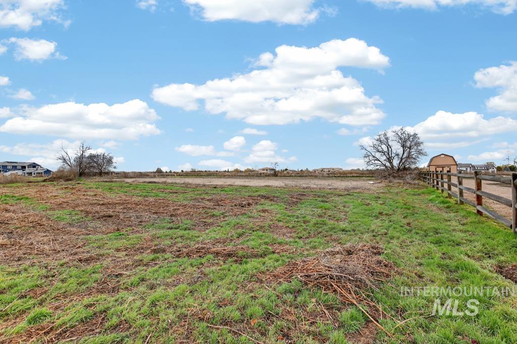 7549 N Stonebriar Ln Property Photo 13