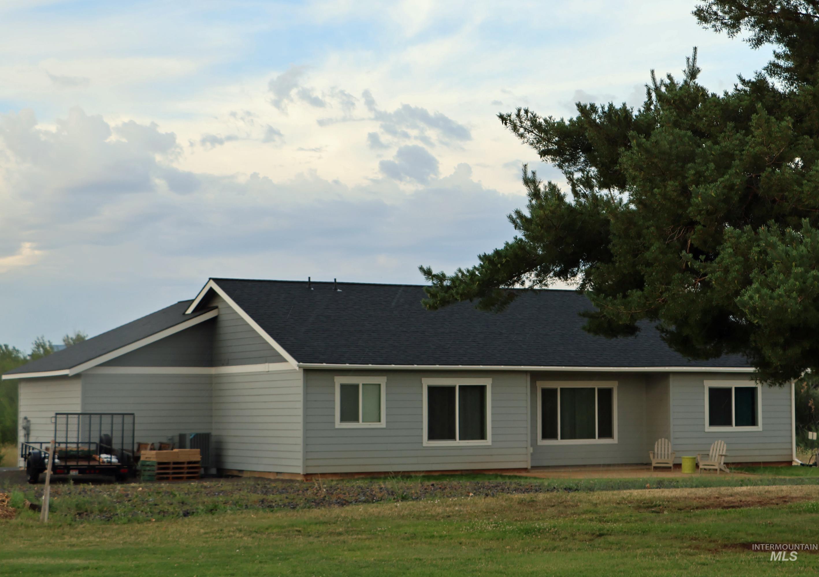 2272 Golf Lane Property Photo 3
