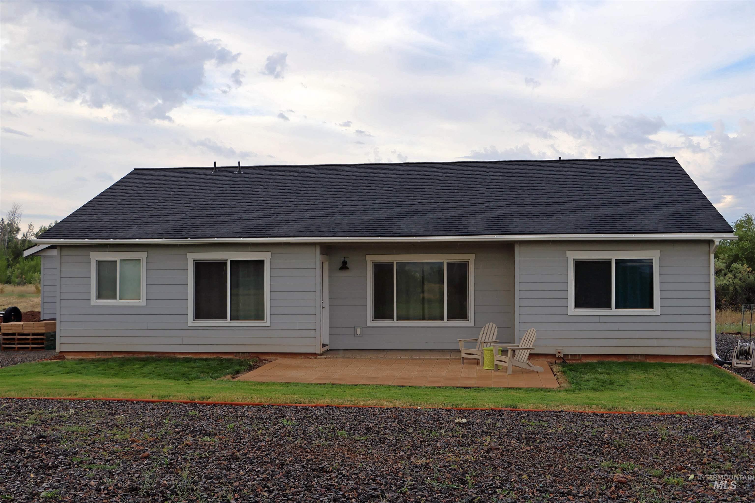 2272 Golf Lane Property Photo 4