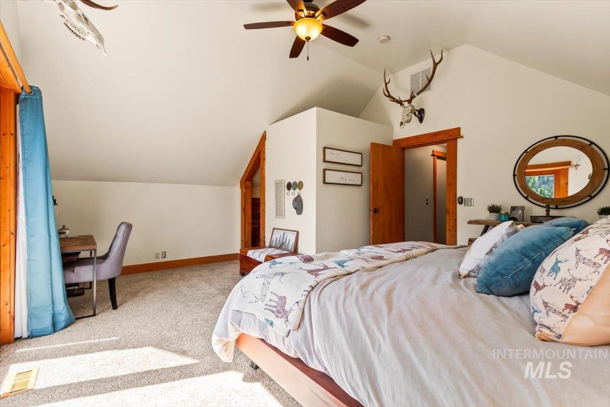 8 Condor Circle Property Photo 28