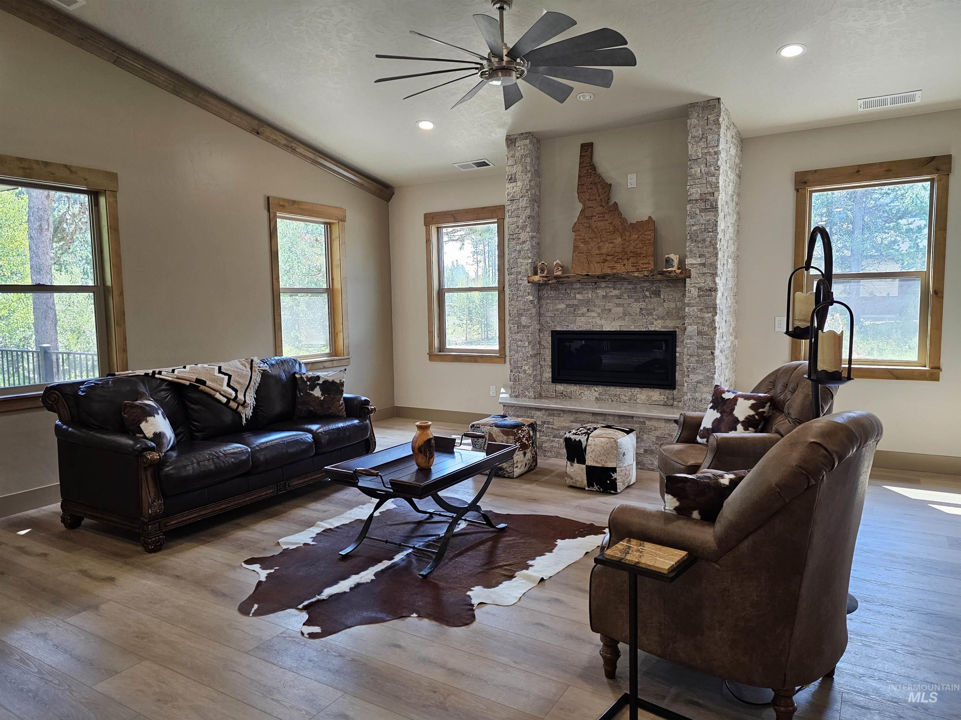 12930 Dawn Dr. Property Photo 5