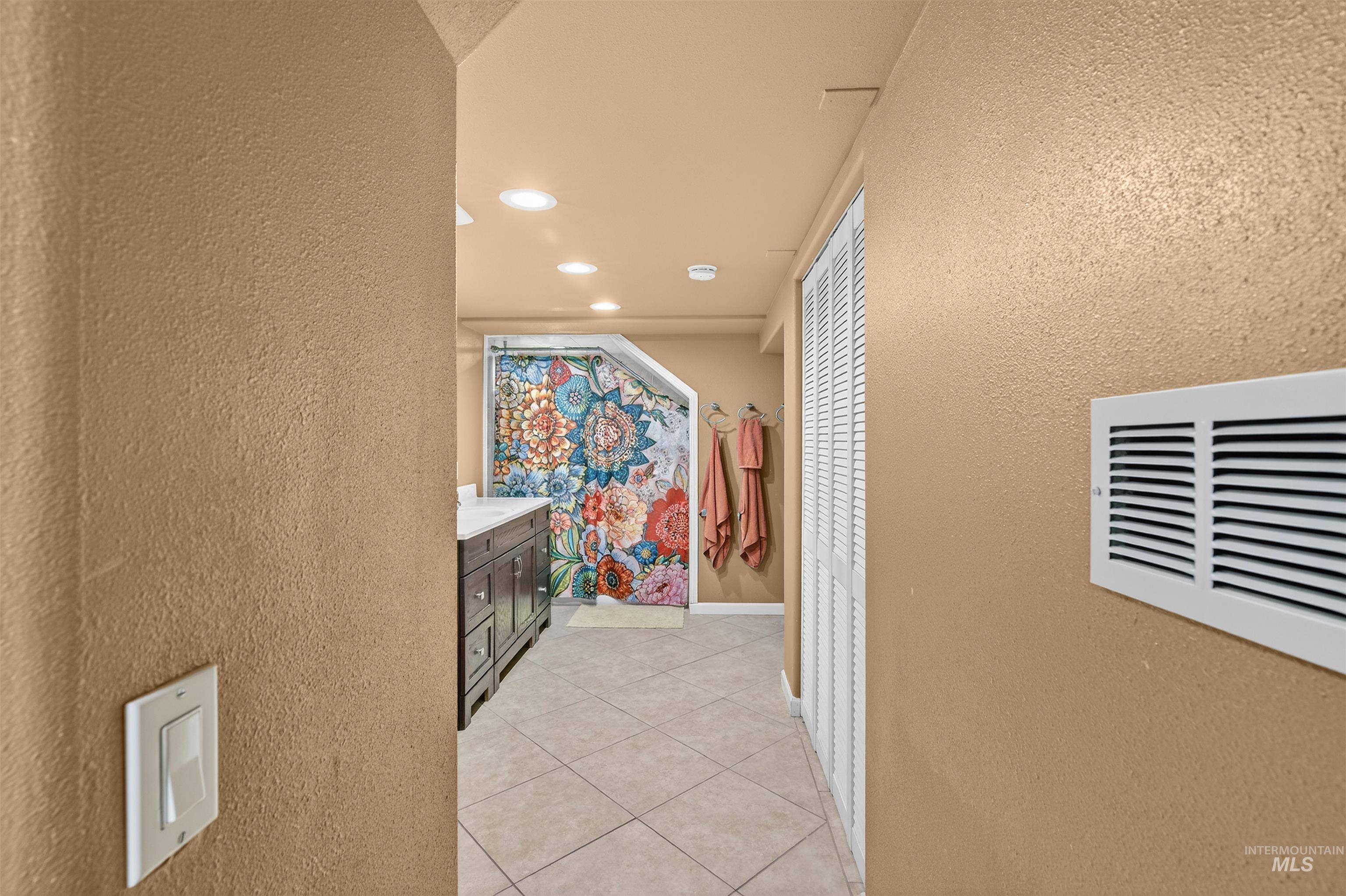 835 12th St. Property Photo 23