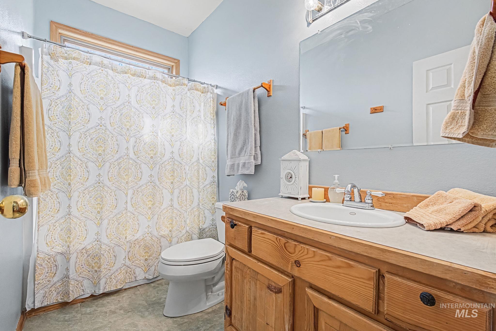 912 E 200 N Property Photo 26
