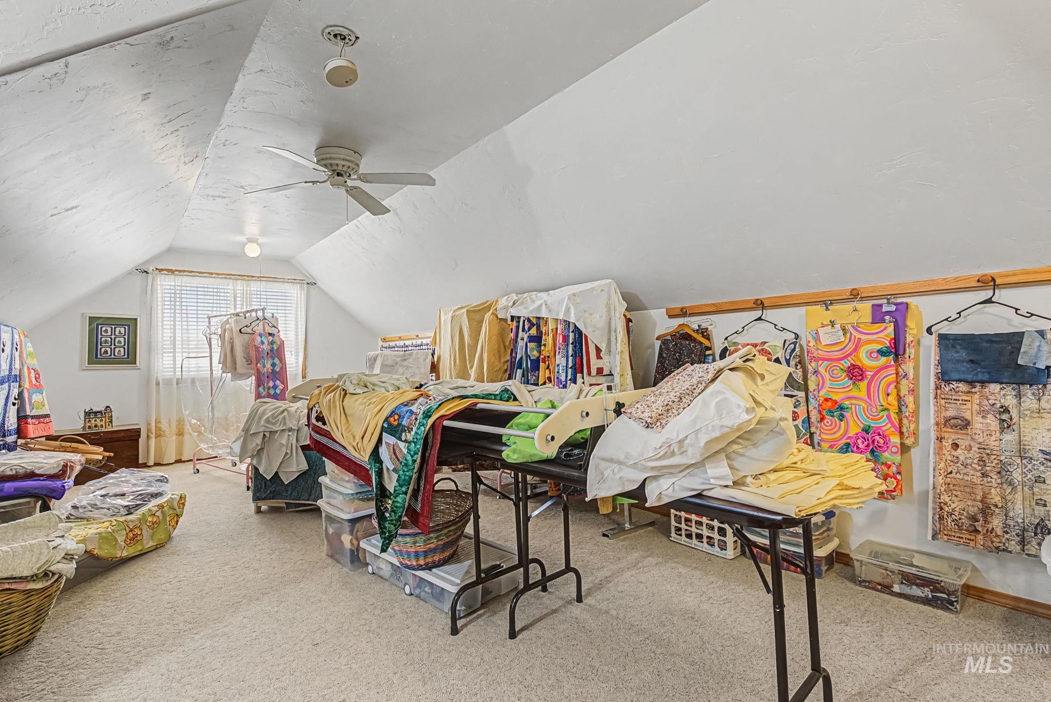 912 E 200 N Property Photo 30