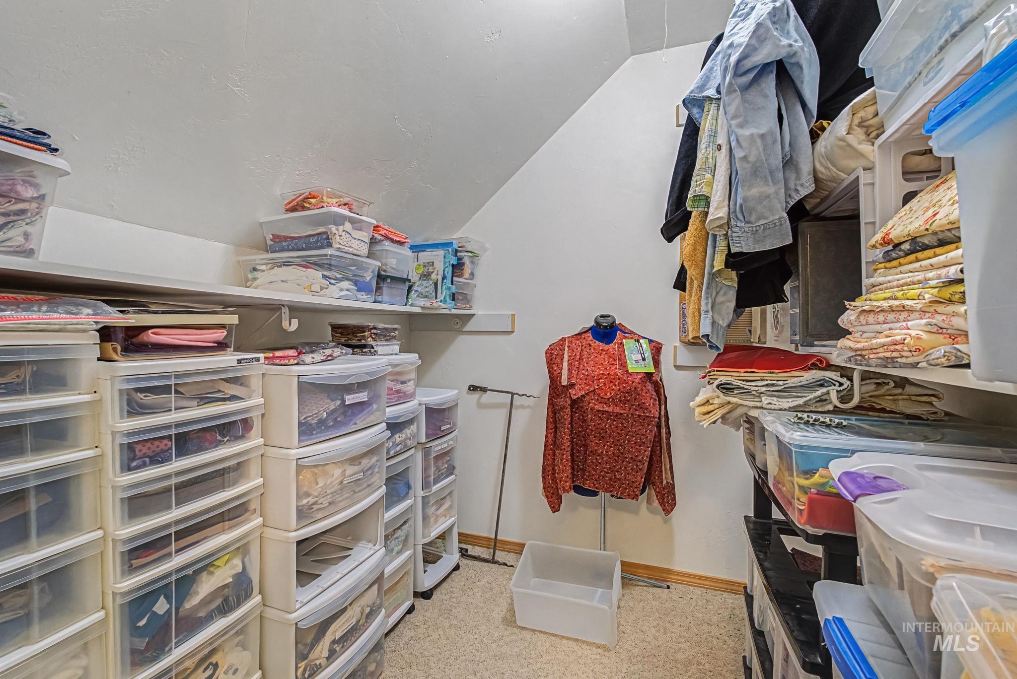 912 E 200 N Property Photo 31