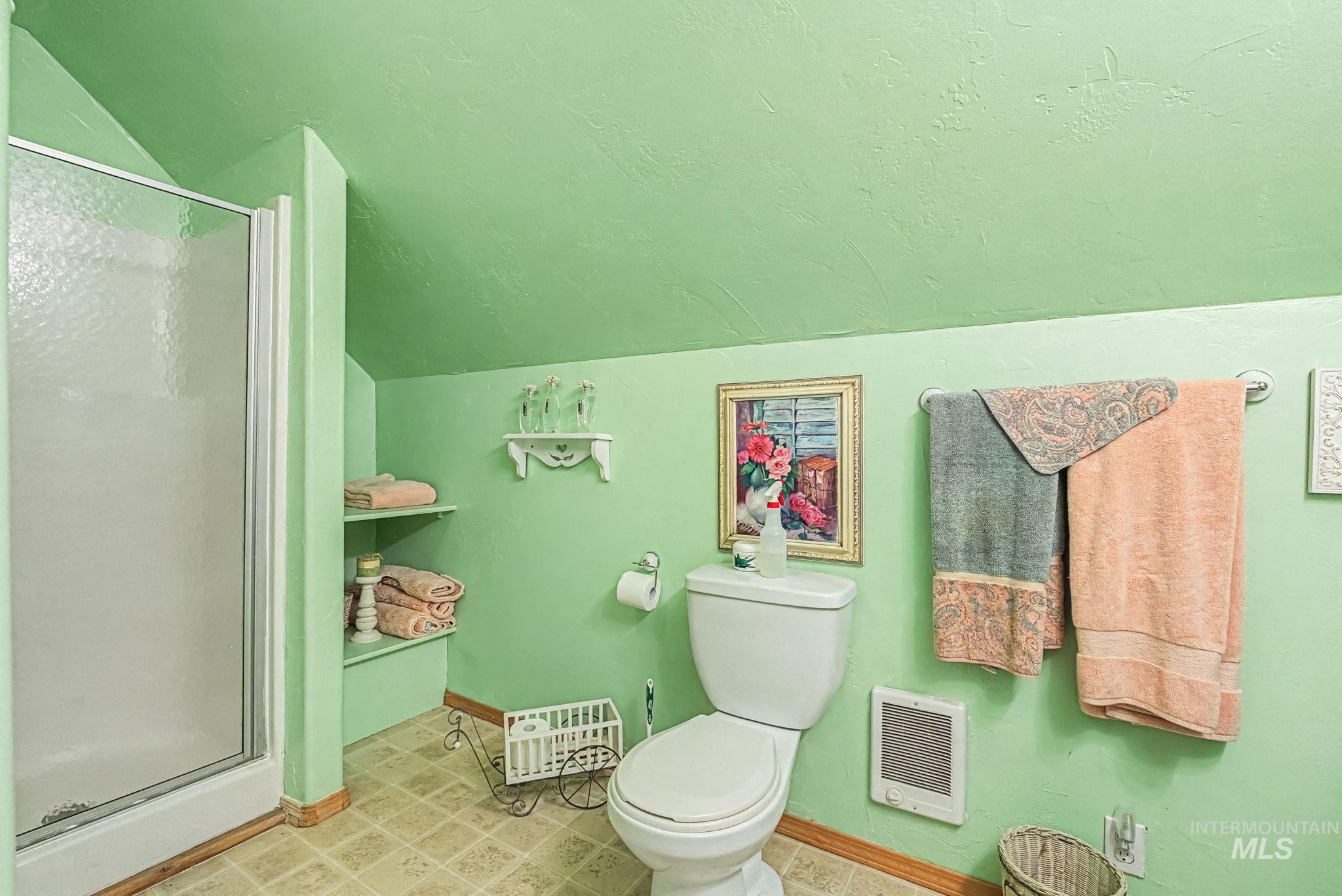 912 E 200 N Property Photo 32