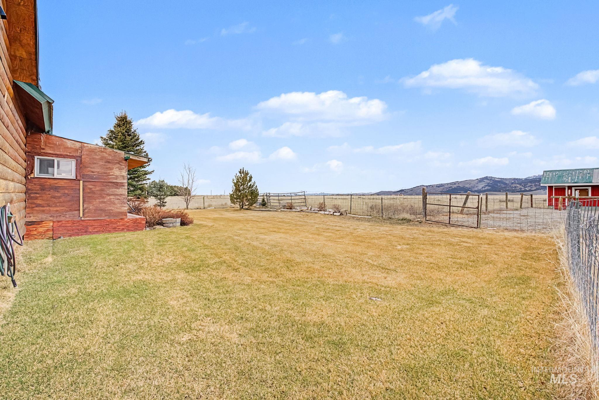 912 E 200 N Property Photo 35