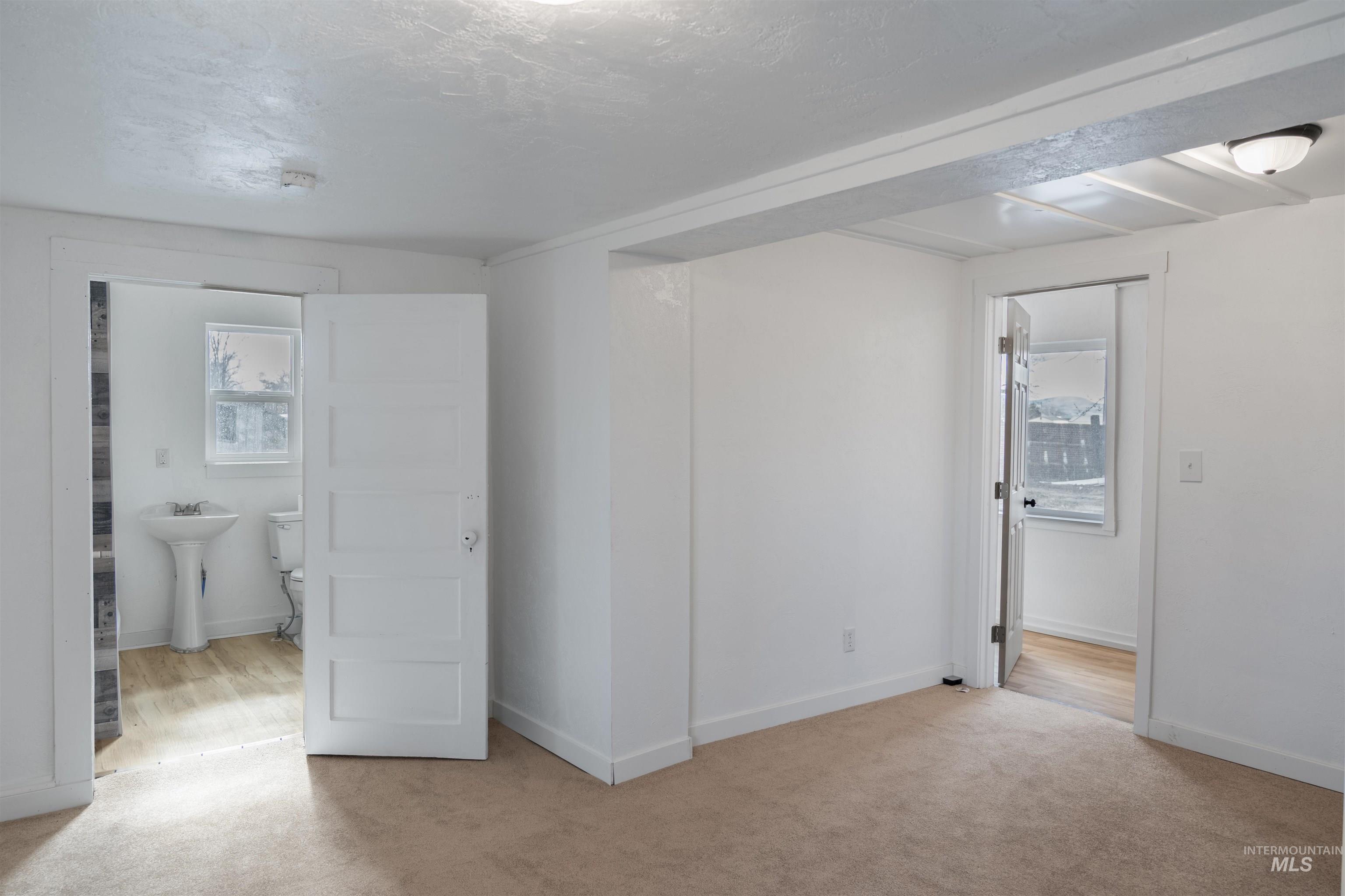 385/383 Bass St. Property Photo 23