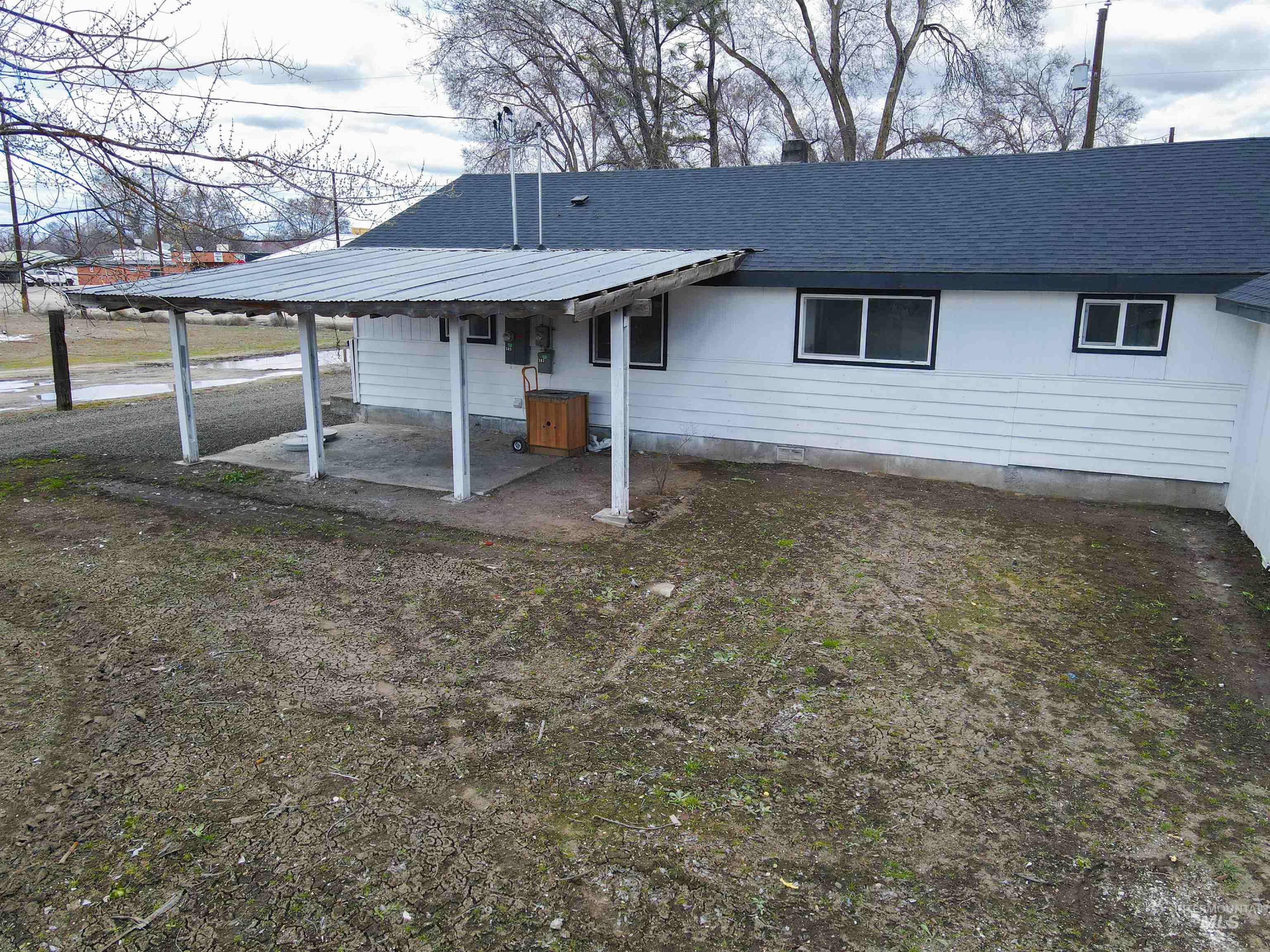 385/383 Bass St. Property Photo 42