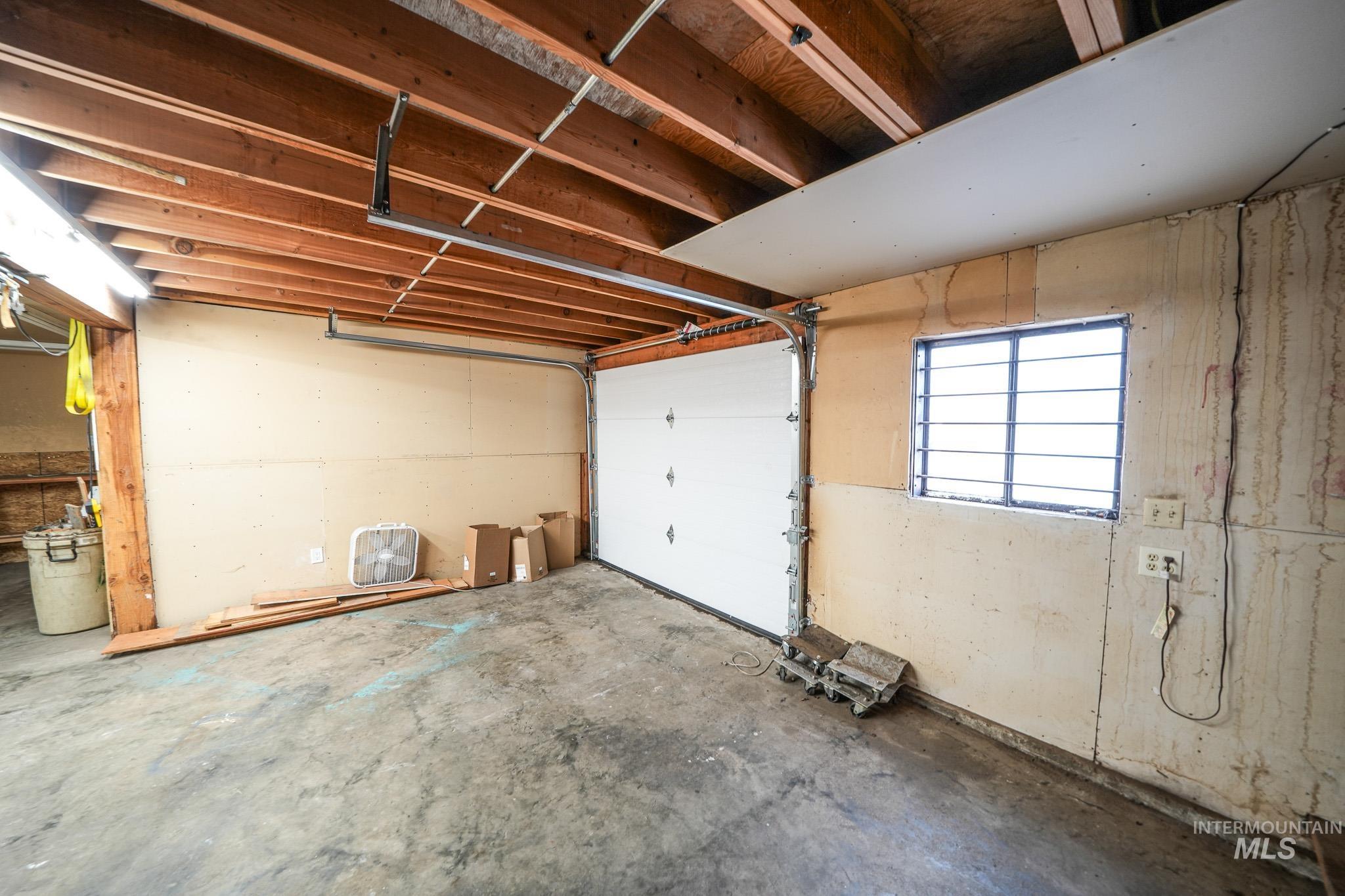 10 Main Street Property Photo 20