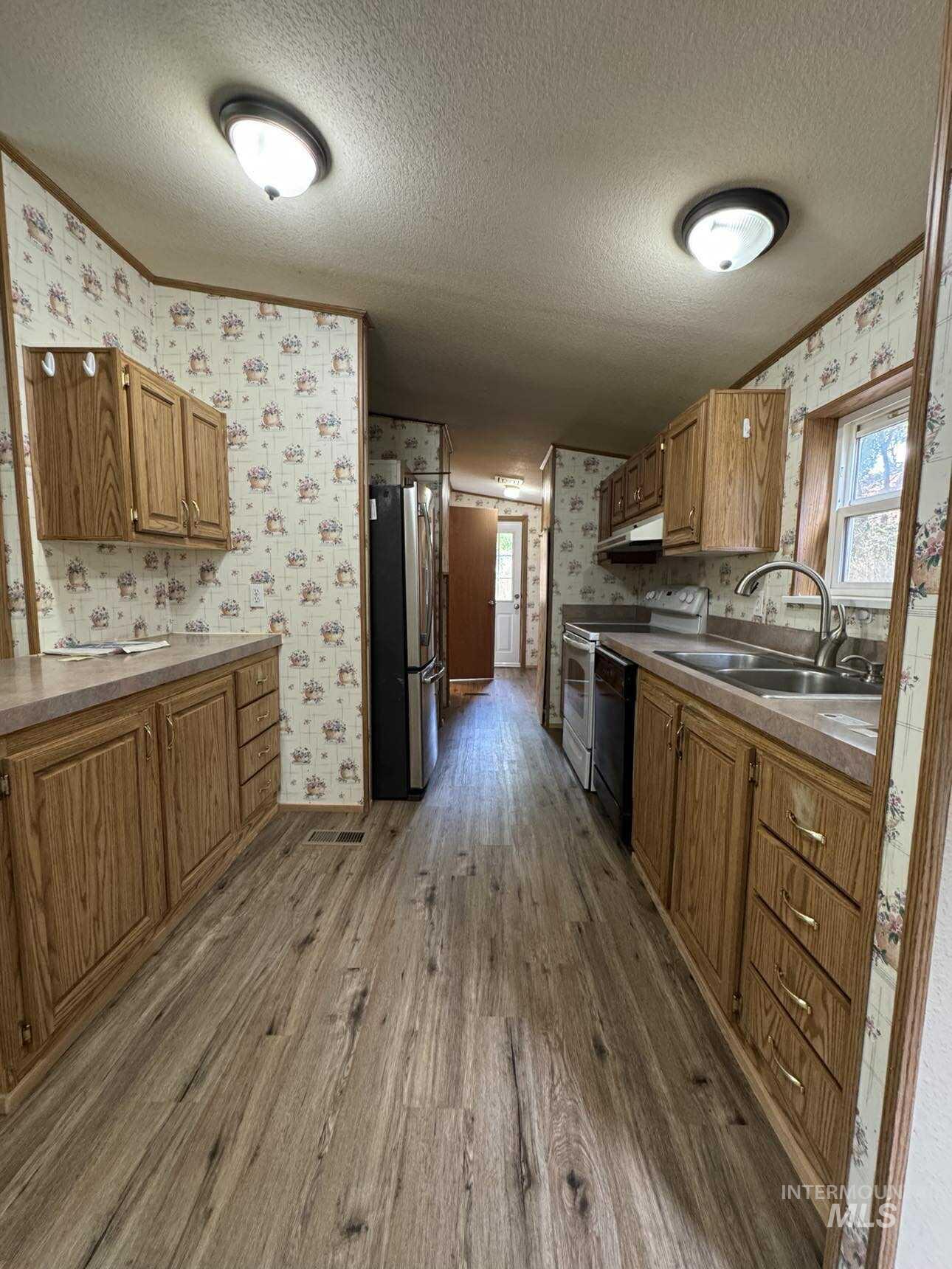 174 Elmwood Loop Property Photo 5