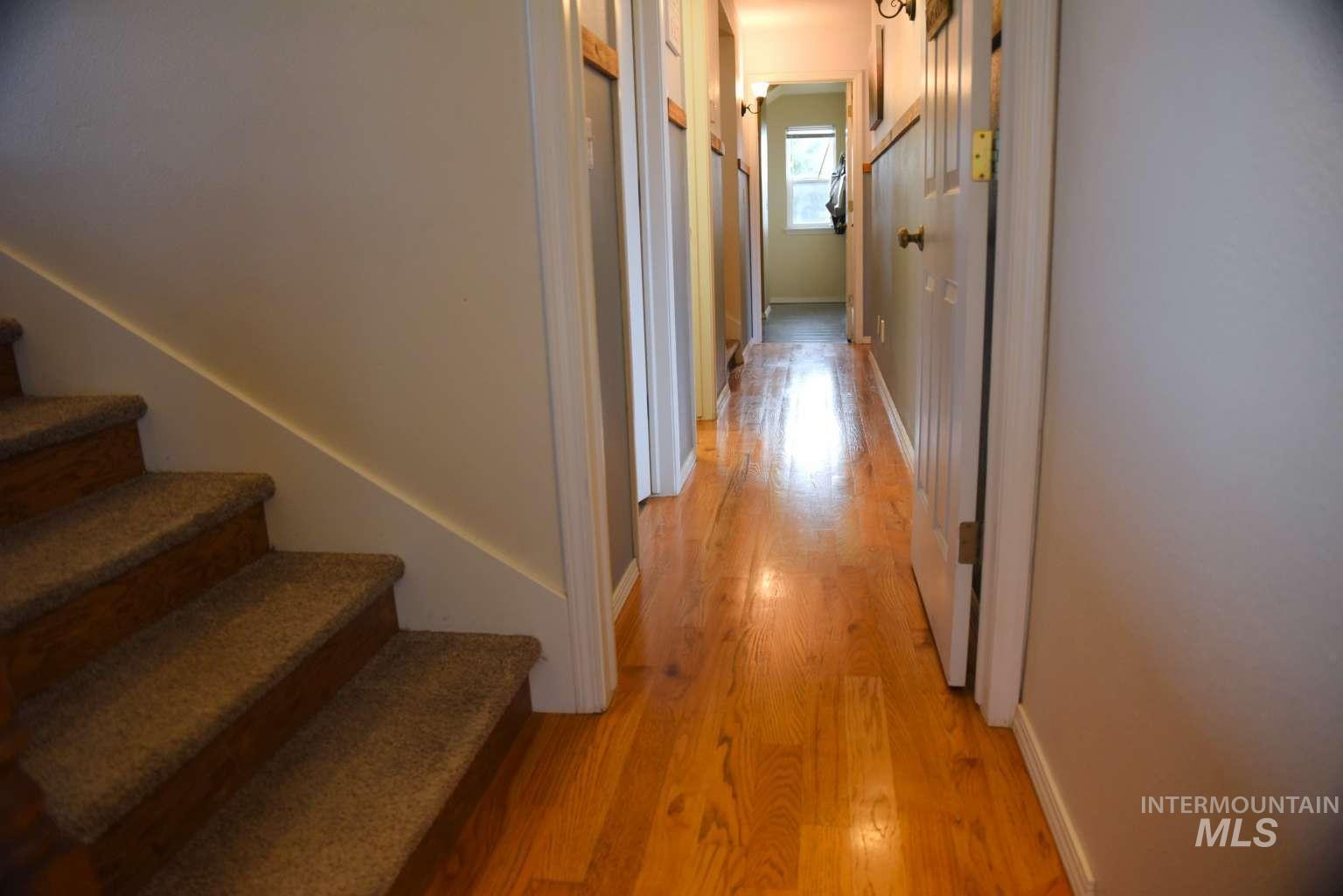 1065 Loafer Lane Property Photo 7