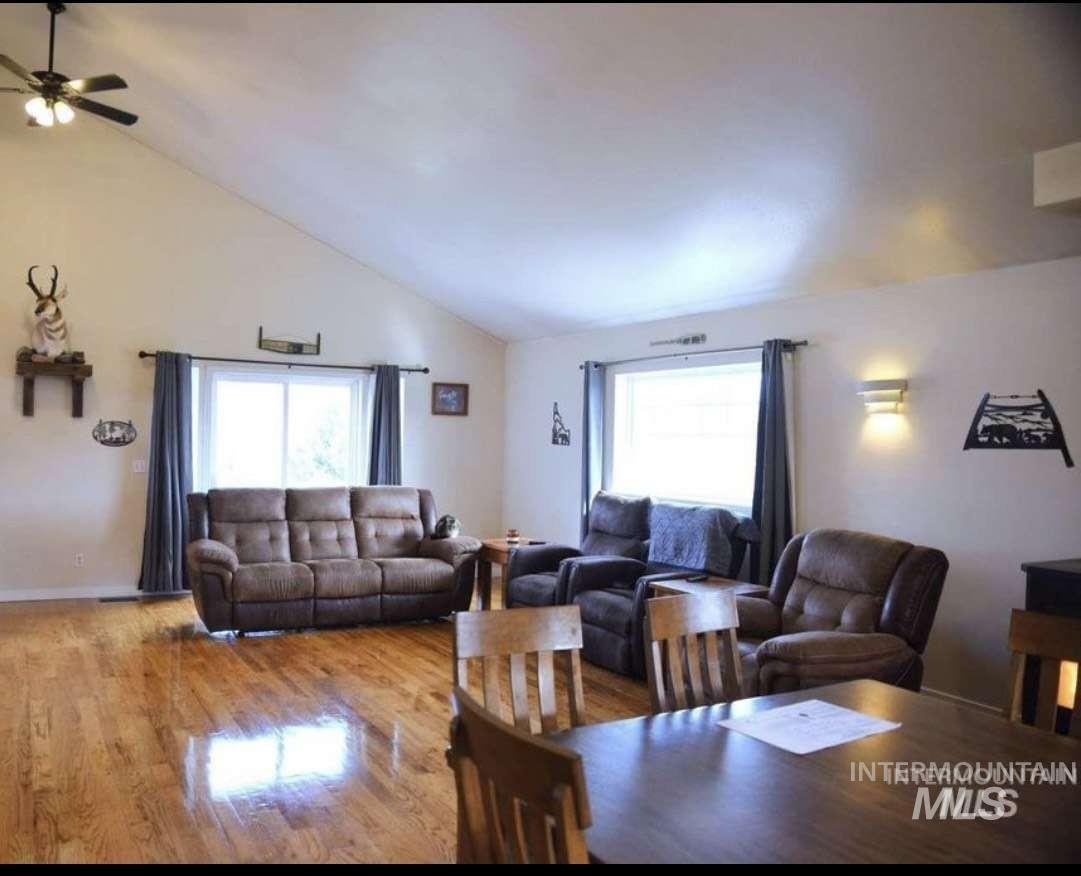 1065 Loafer Lane Property Photo 15