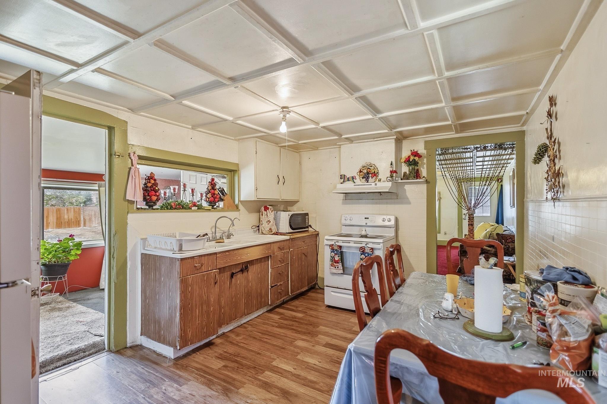 643 Conant Avenue Property Photo 8