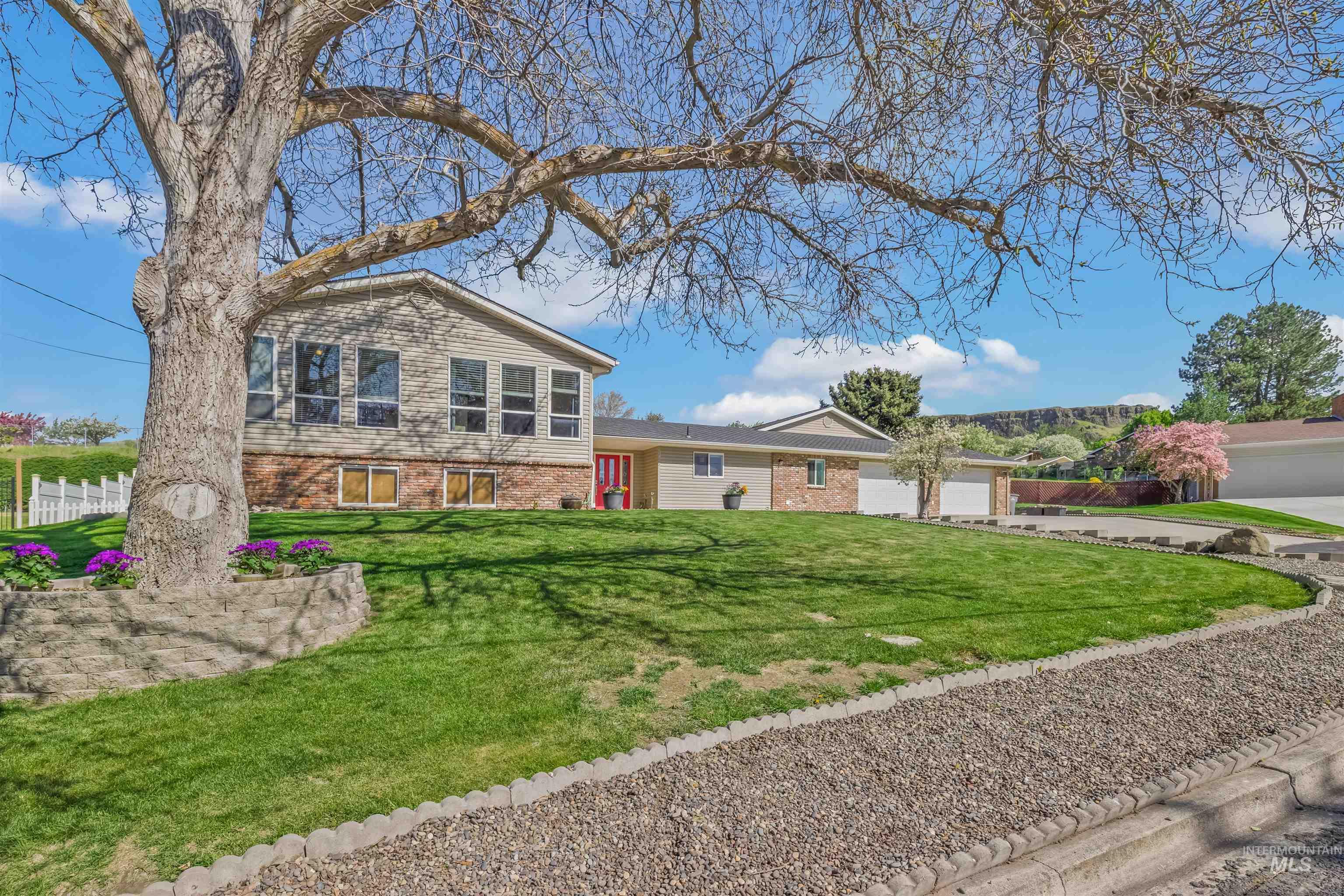 3413 Bluebird Circle Property Photo 4