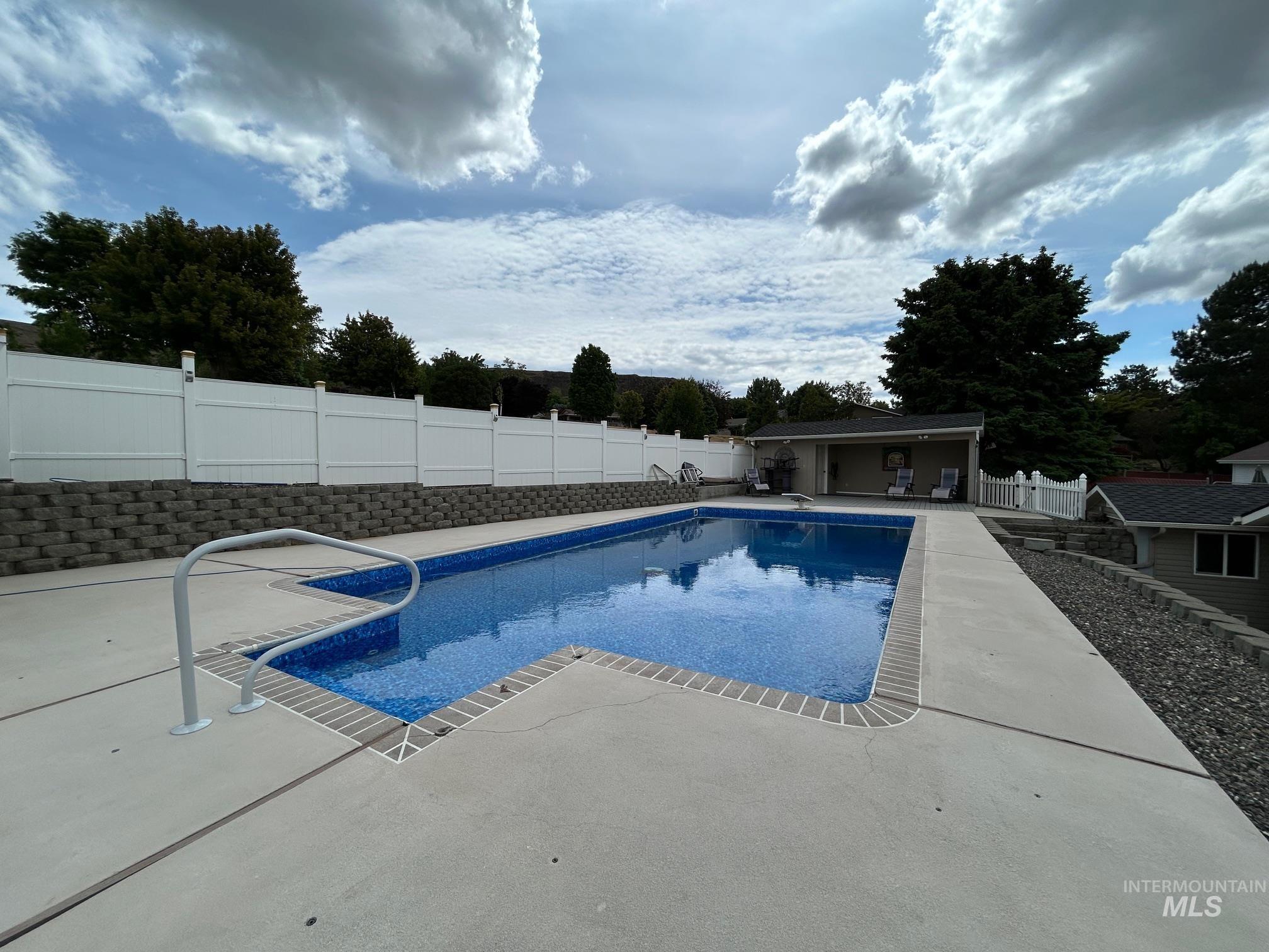 3413 Bluebird Circle Property Photo 45