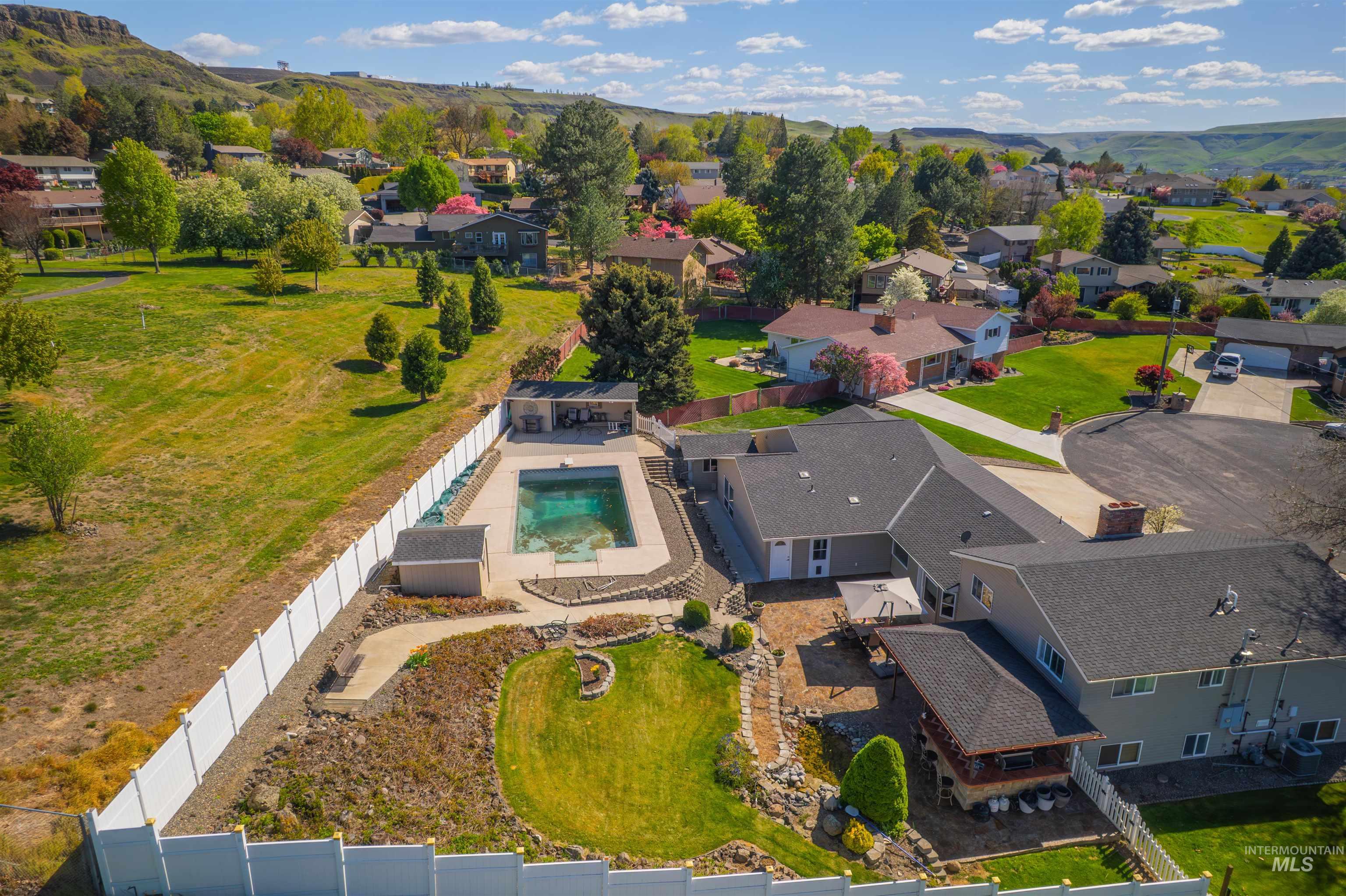 3413 Bluebird Circle Property Photo 47