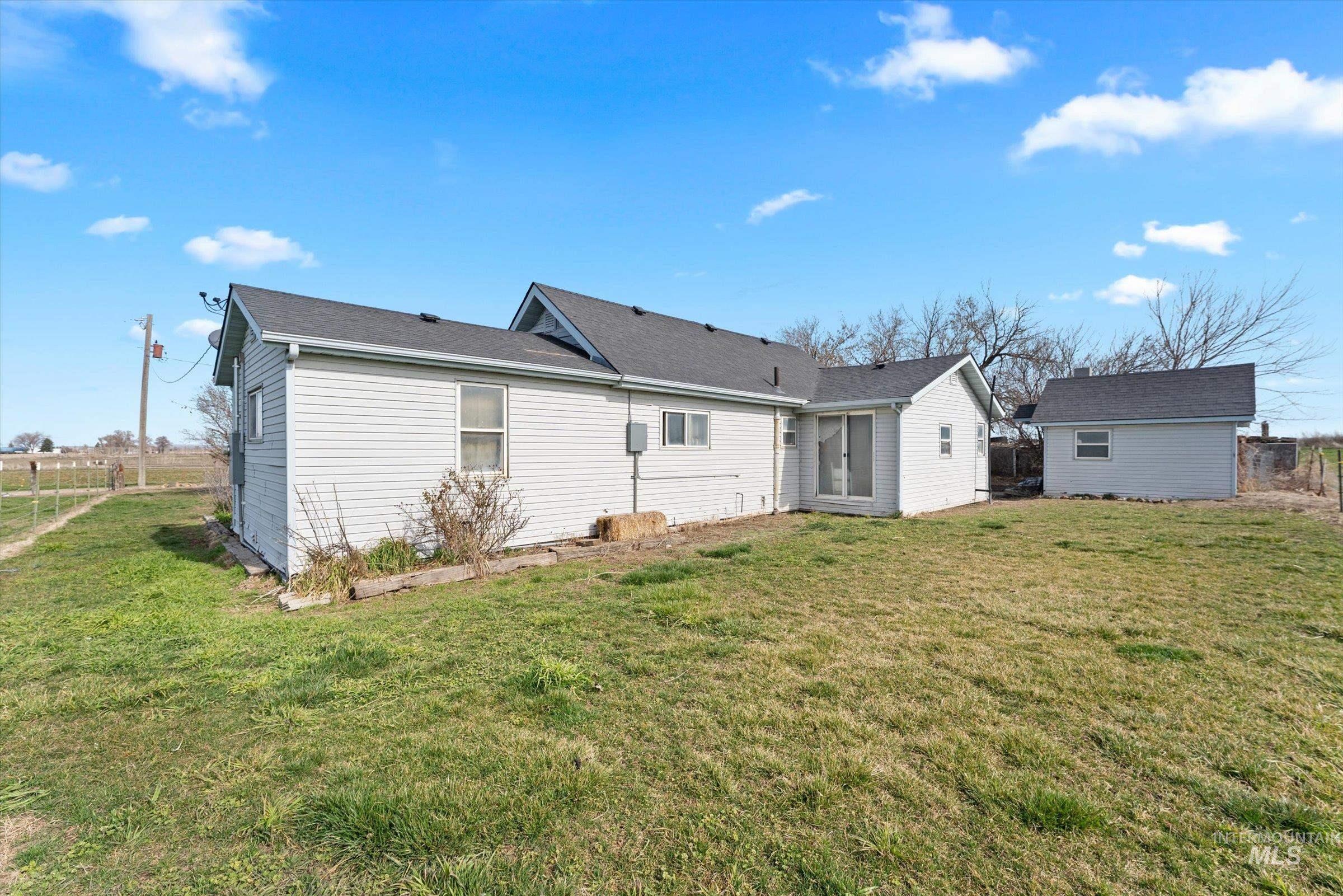 20286 Travis Rd Property Photo 24