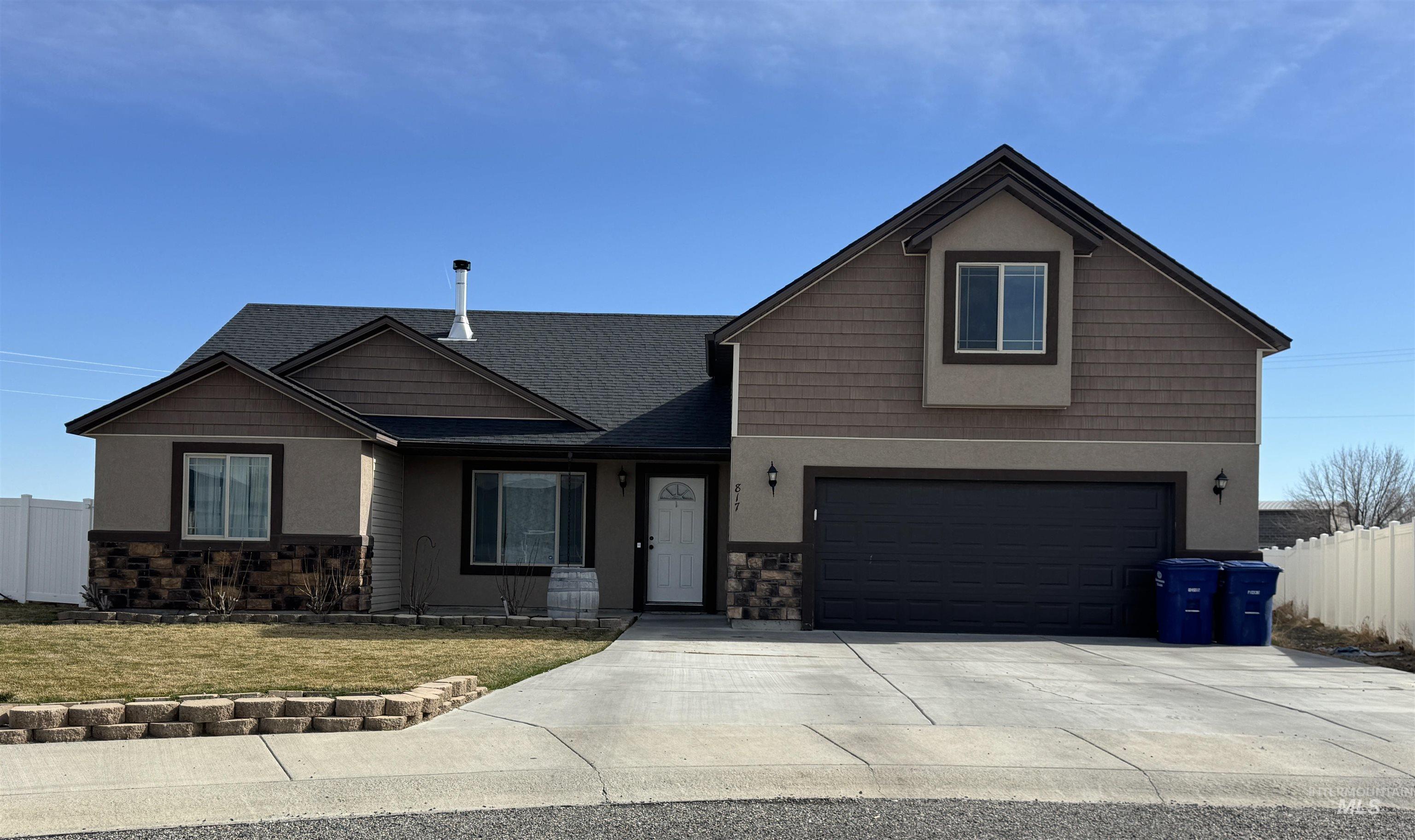 817 Owl Court Property Photo 1