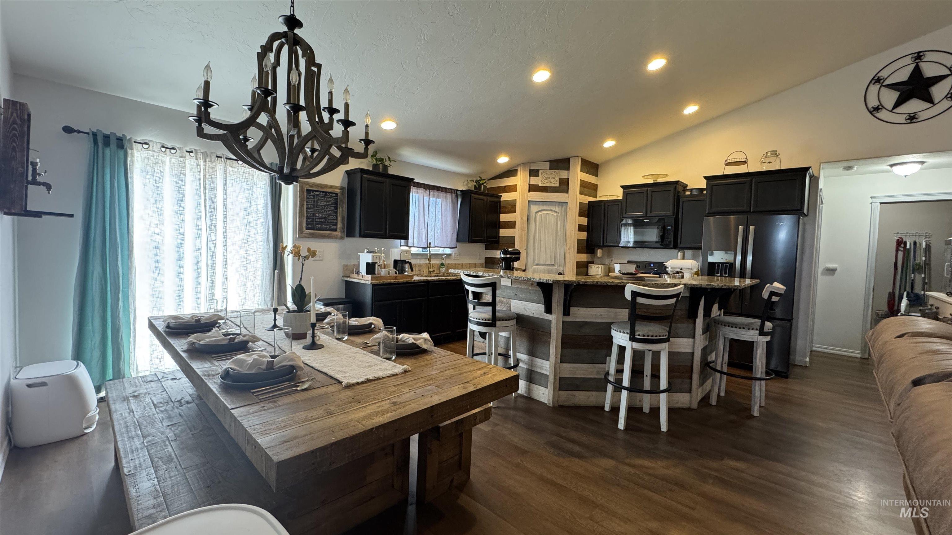 817 Owl Court Property Photo 7