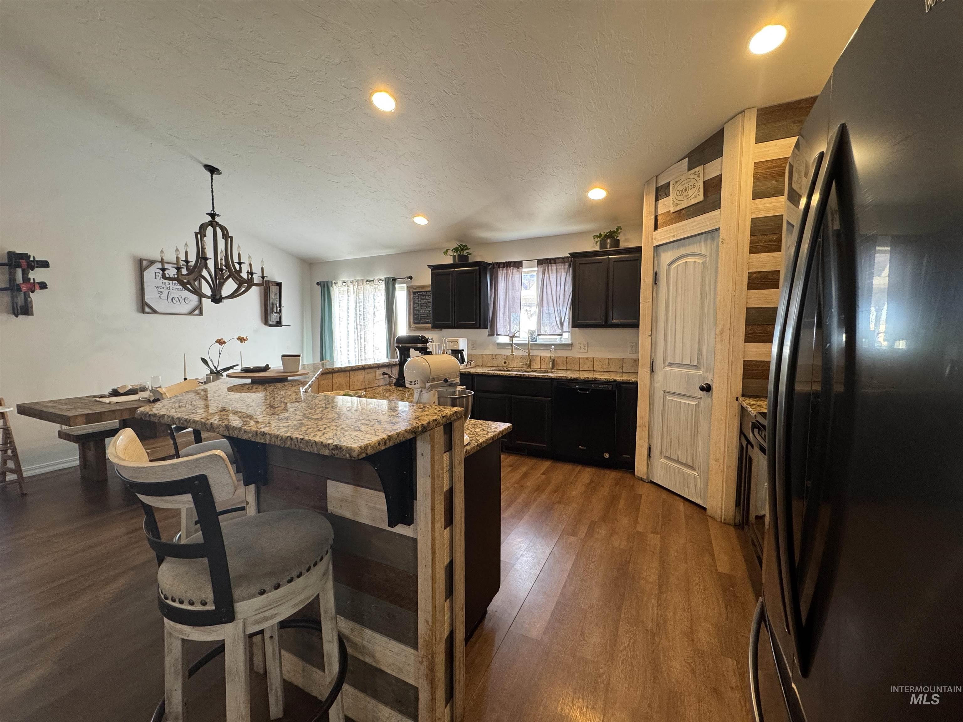 817 Owl Court Property Photo 8