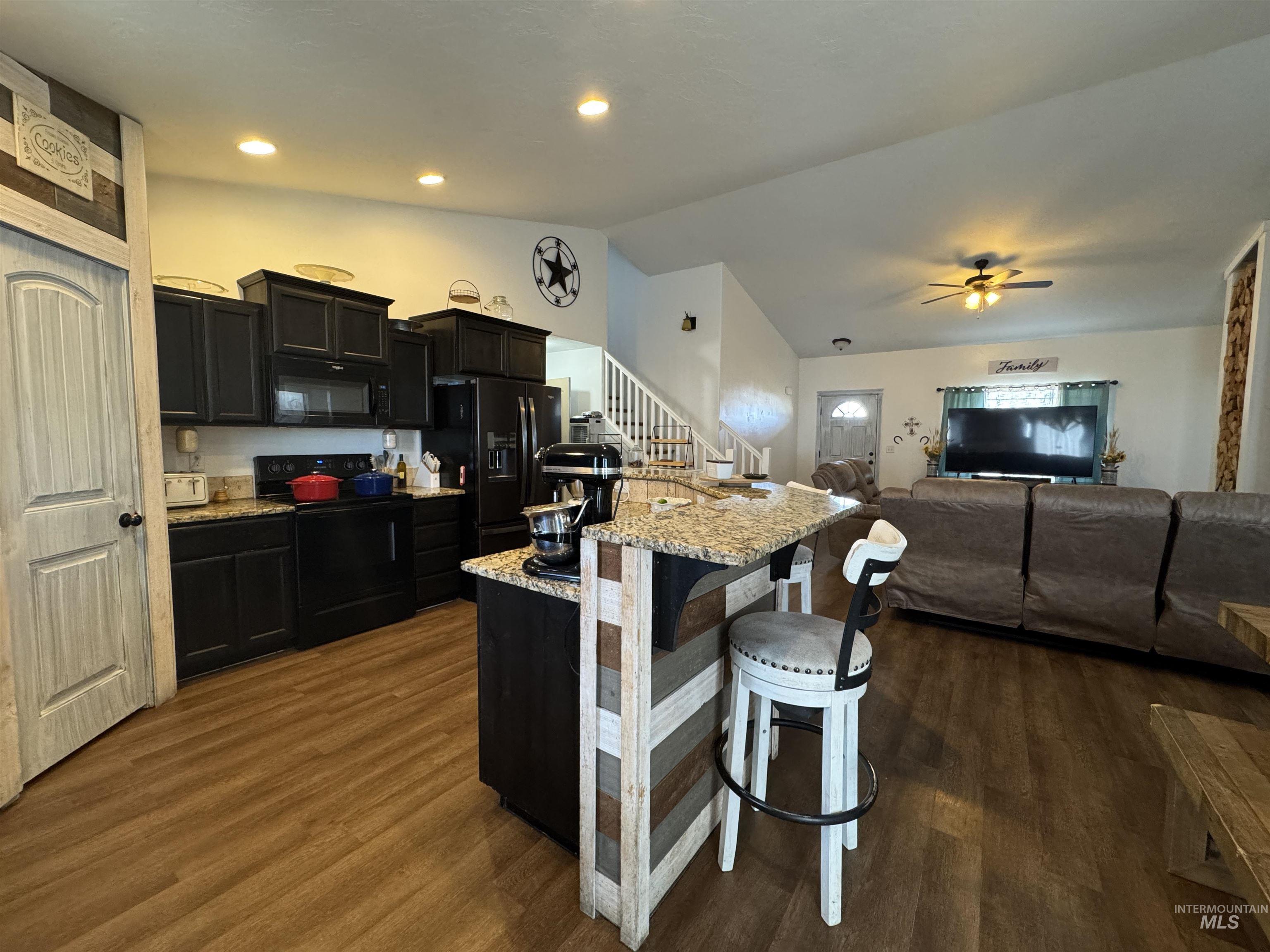 817 Owl Court Property Photo 10