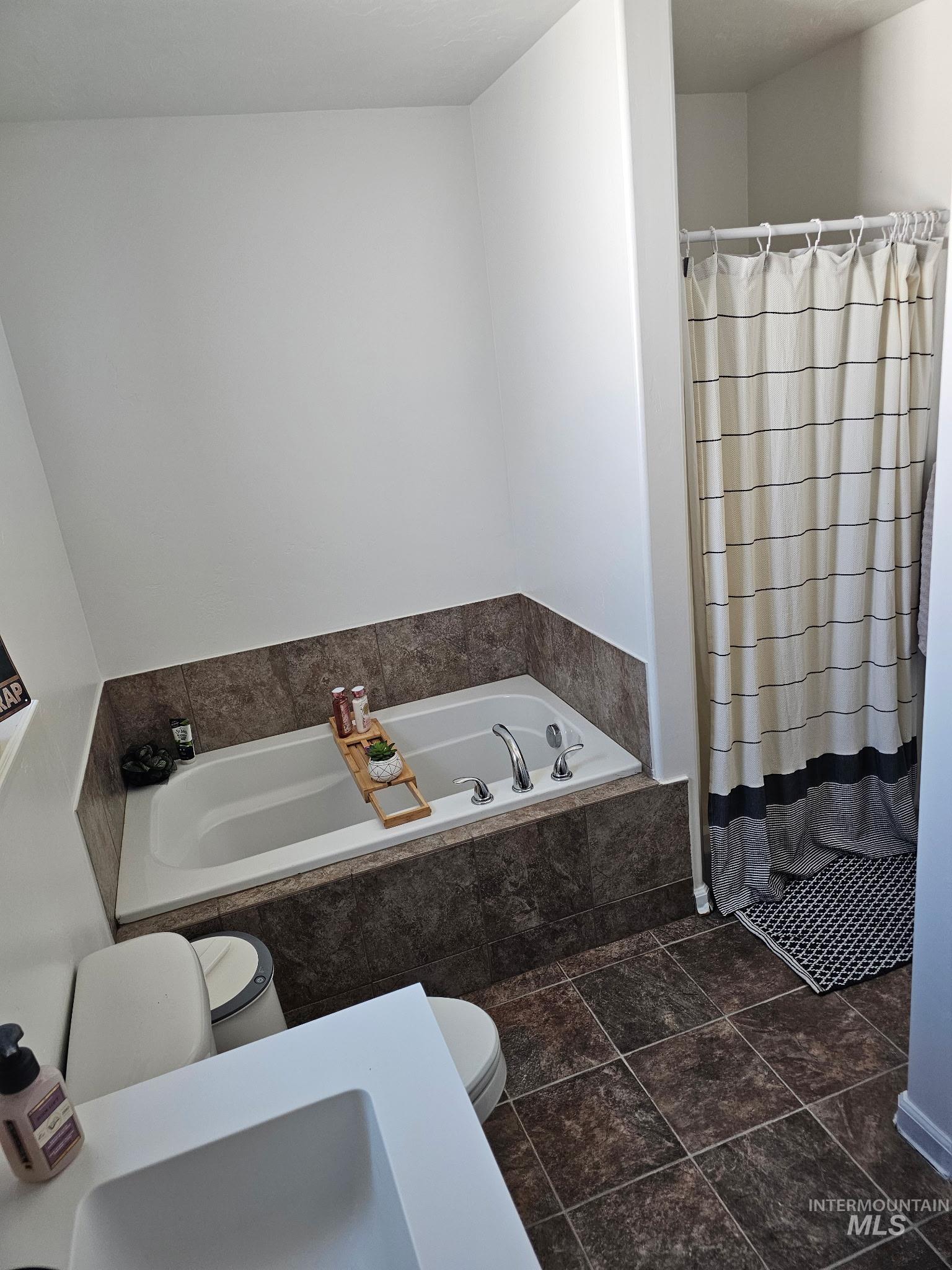 817 Owl Court Property Photo 16