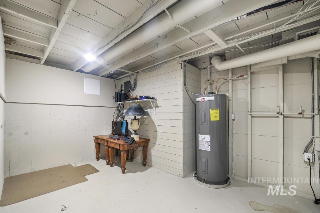209 Washington St N Property Photo 21