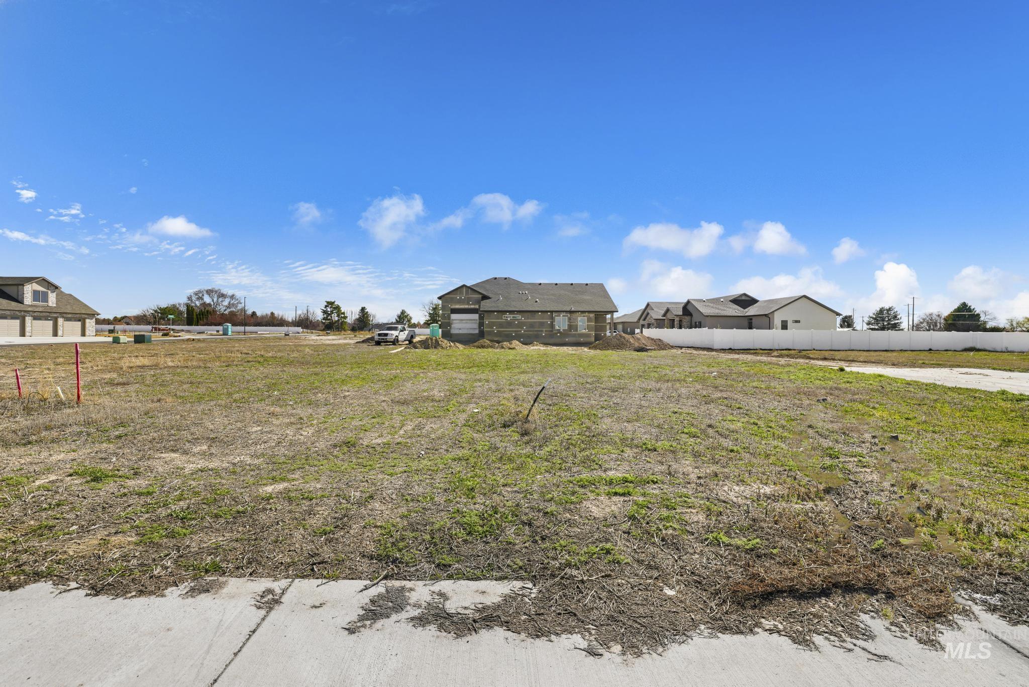 563 Moonbeam Way Property Photo 1