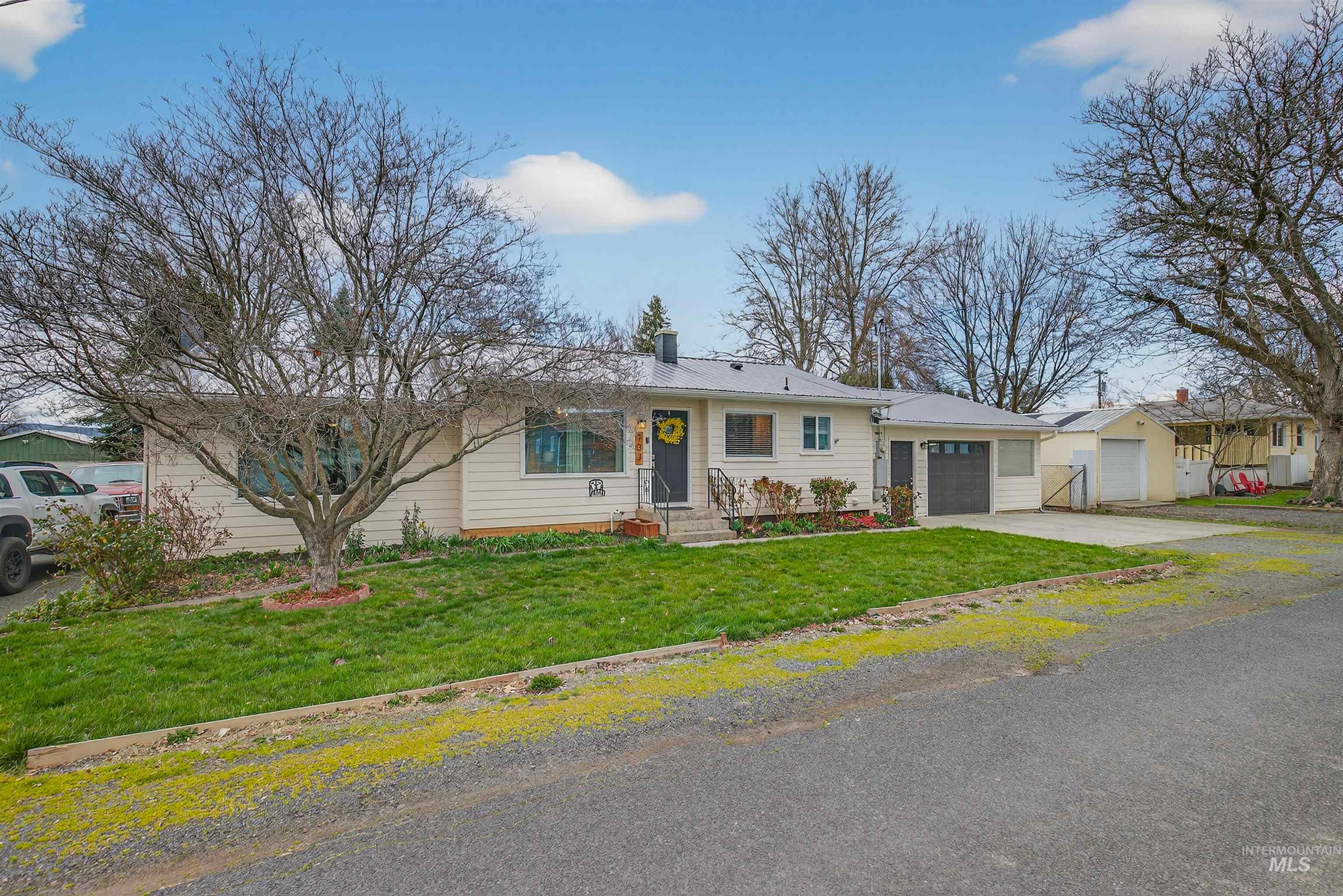 733 Airway Ave. Property Photo 20