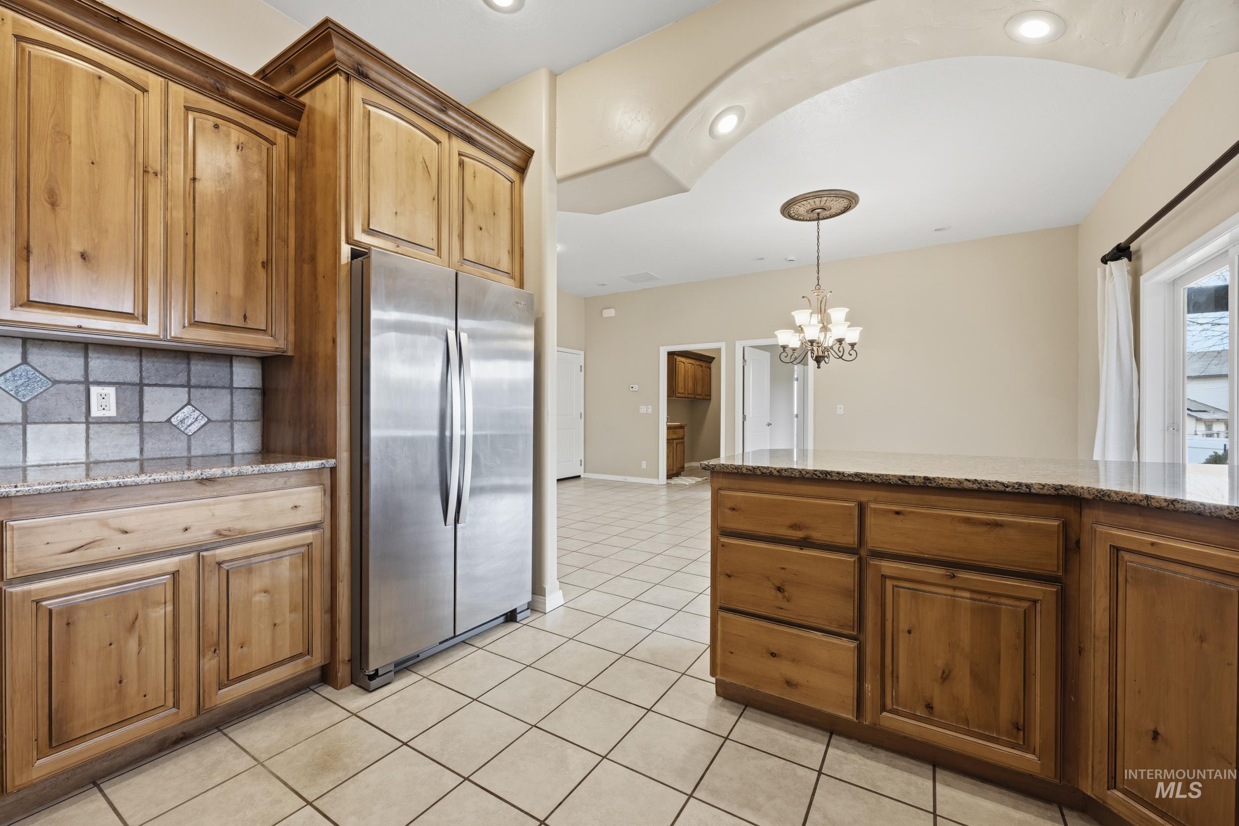 1101 Pioneer Way Property Photo 20