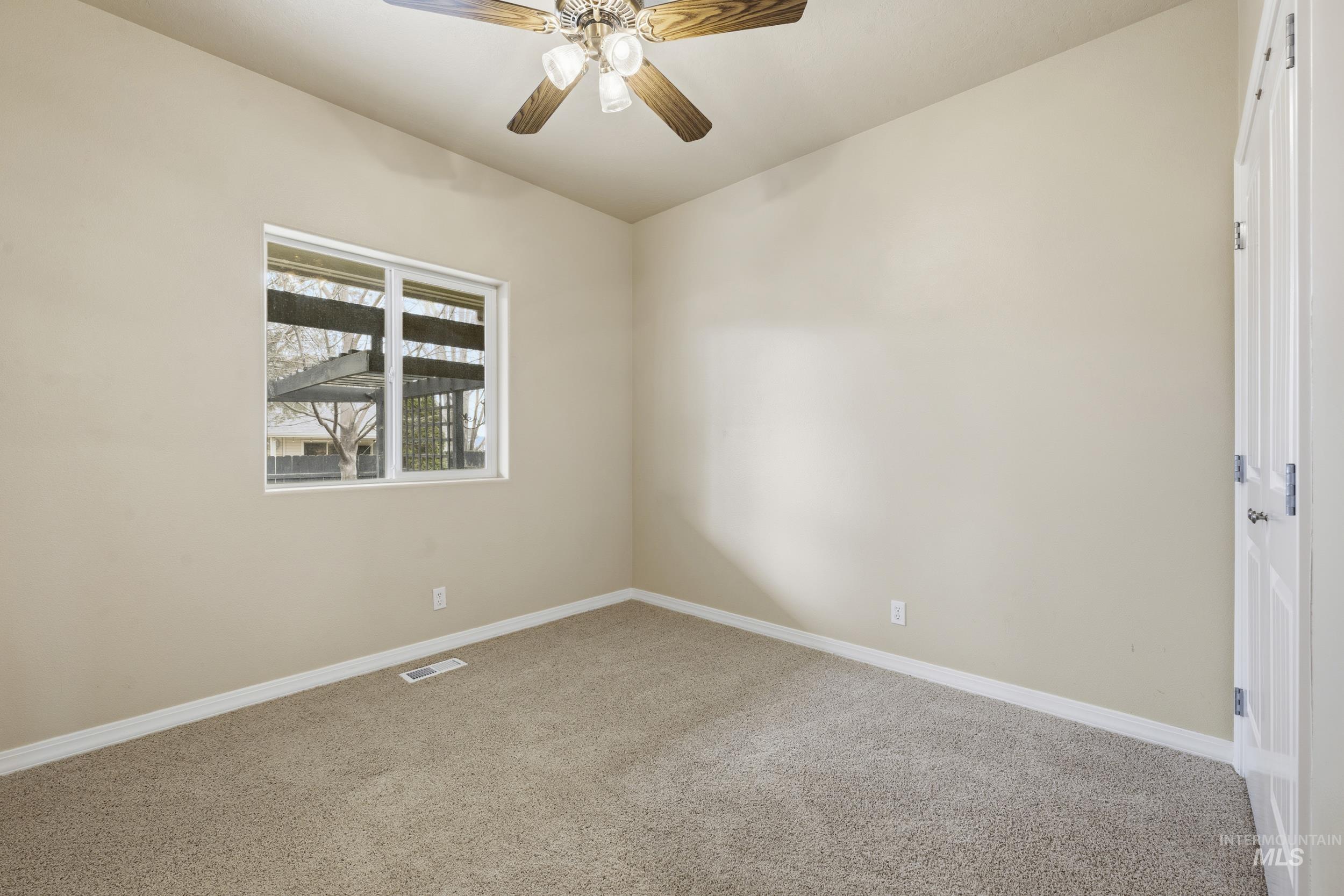 1101 Pioneer Way Property Photo 31