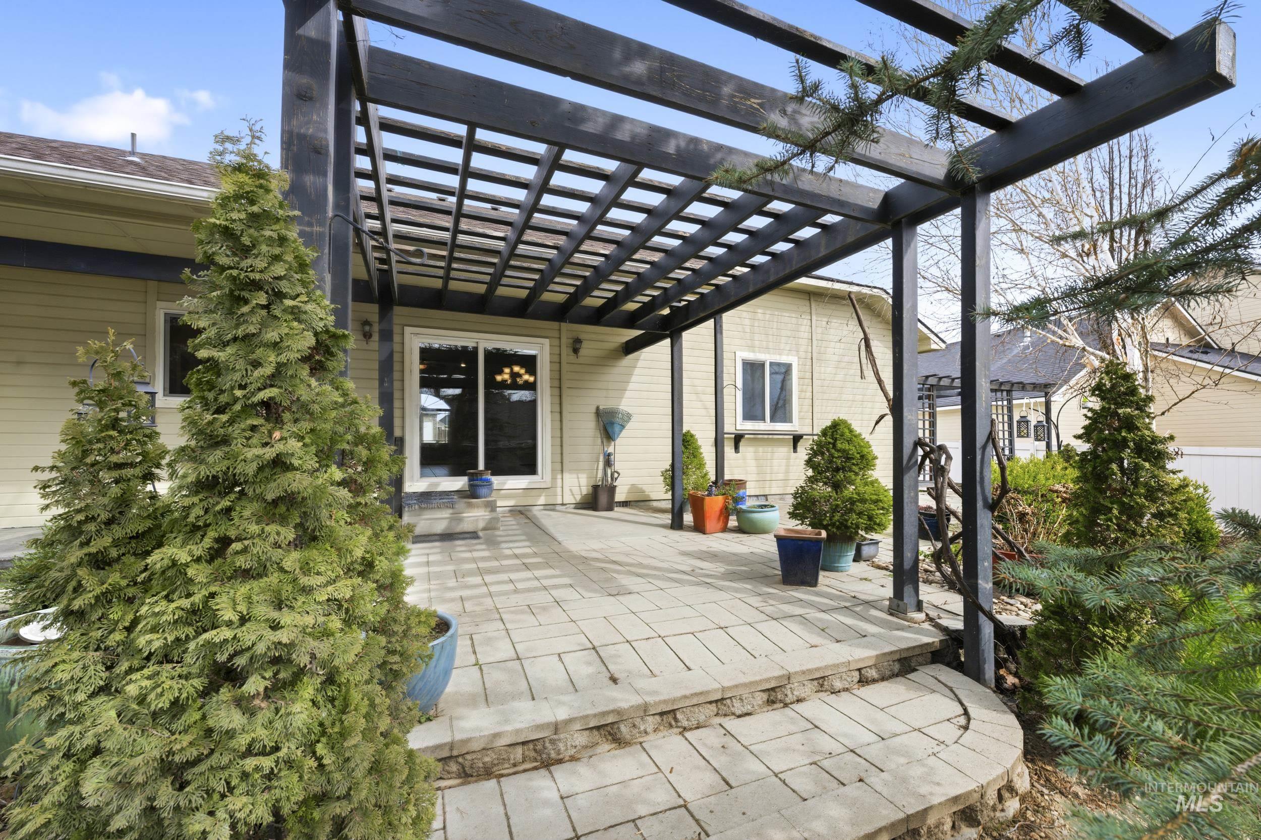 1101 Pioneer Way Property Photo 36