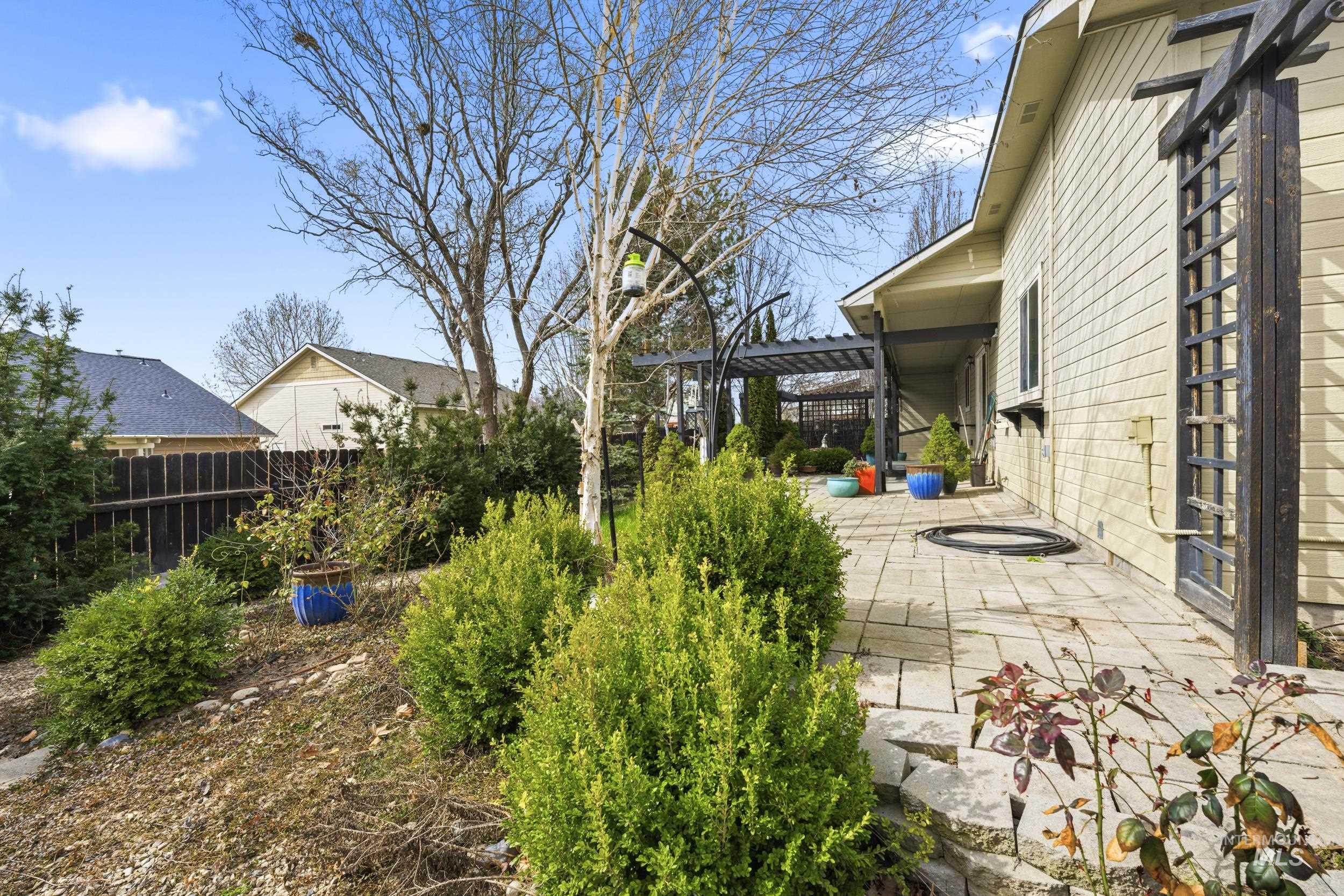 1101 Pioneer Way Property Photo 39