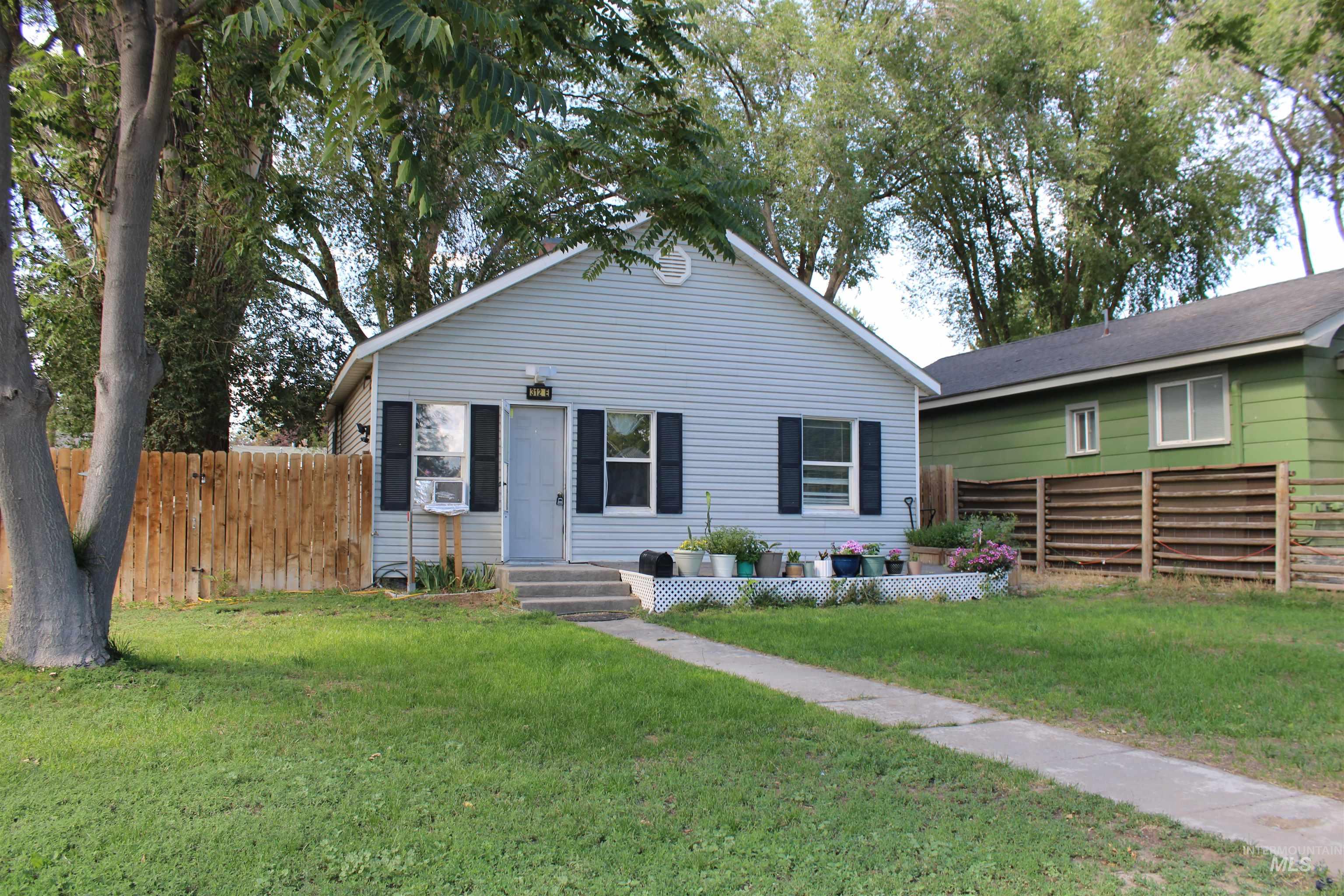 312 E D Property Photo 1