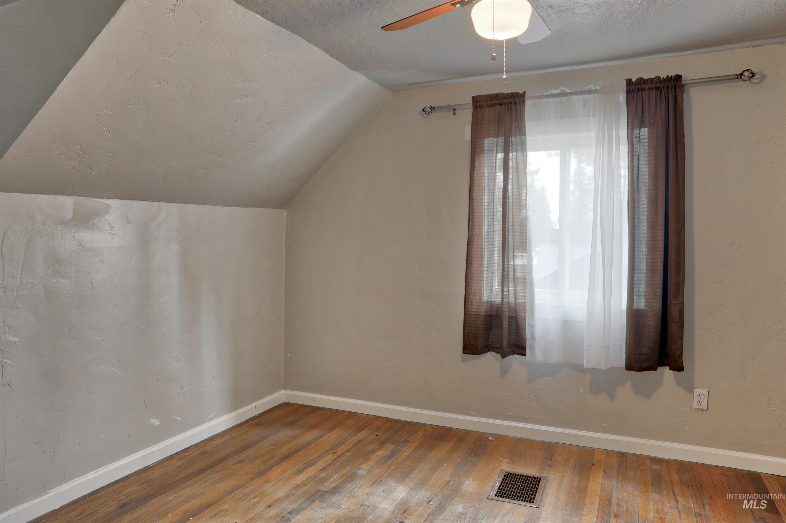 305 N 3rd St. Property Photo 12