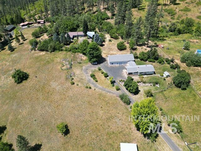 367 Woodland Rd Property Photo 2