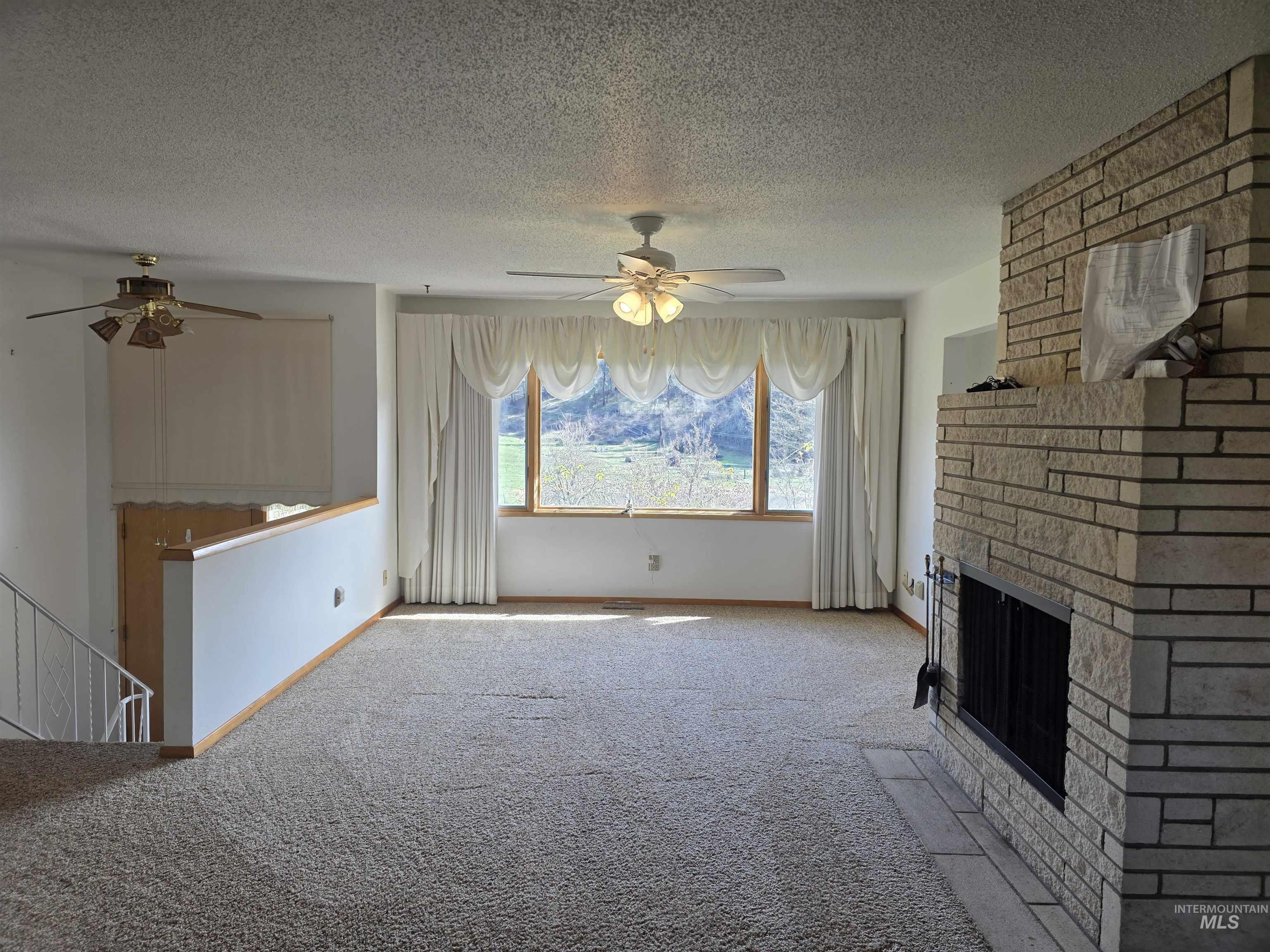 367 Woodland Rd Property Photo 5