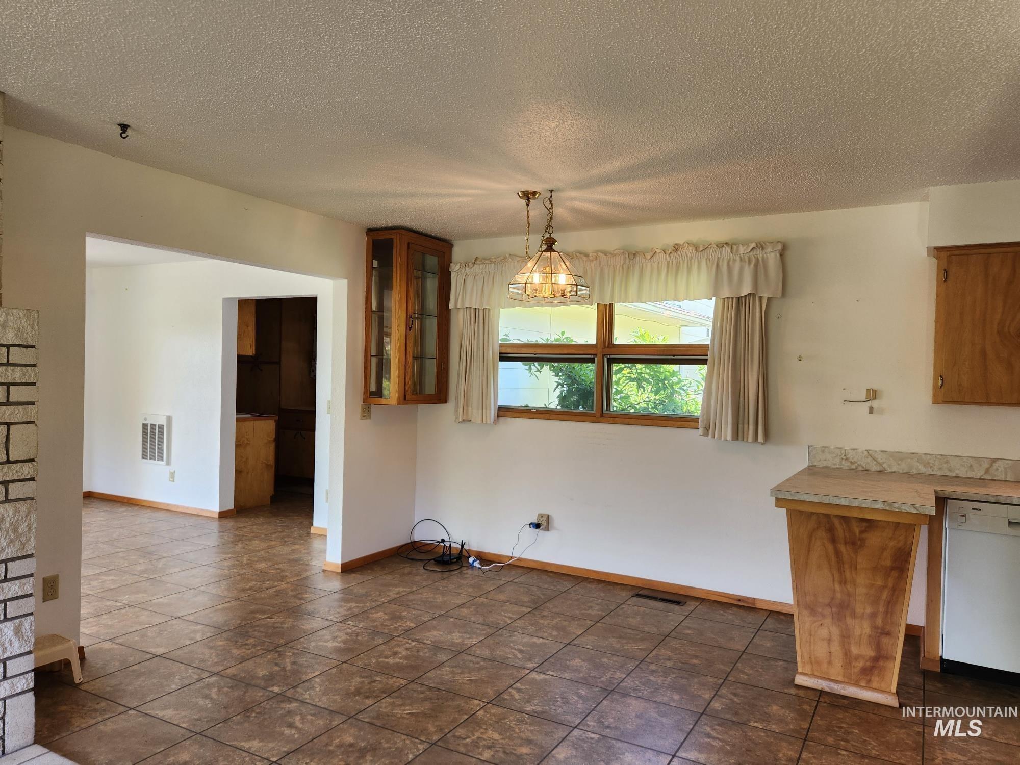 367 Woodland Rd Property Photo 9