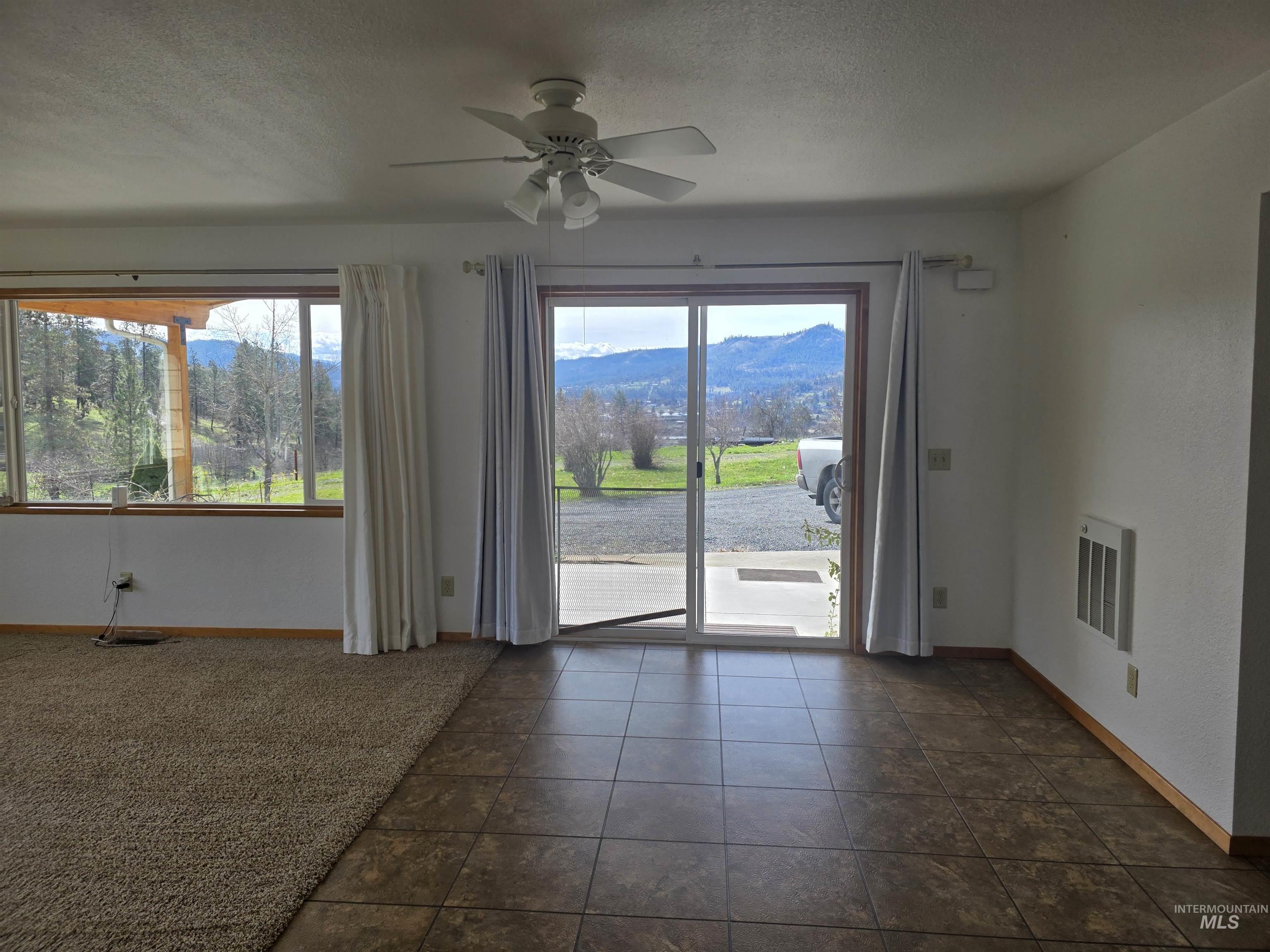 367 Woodland Rd Property Photo 11