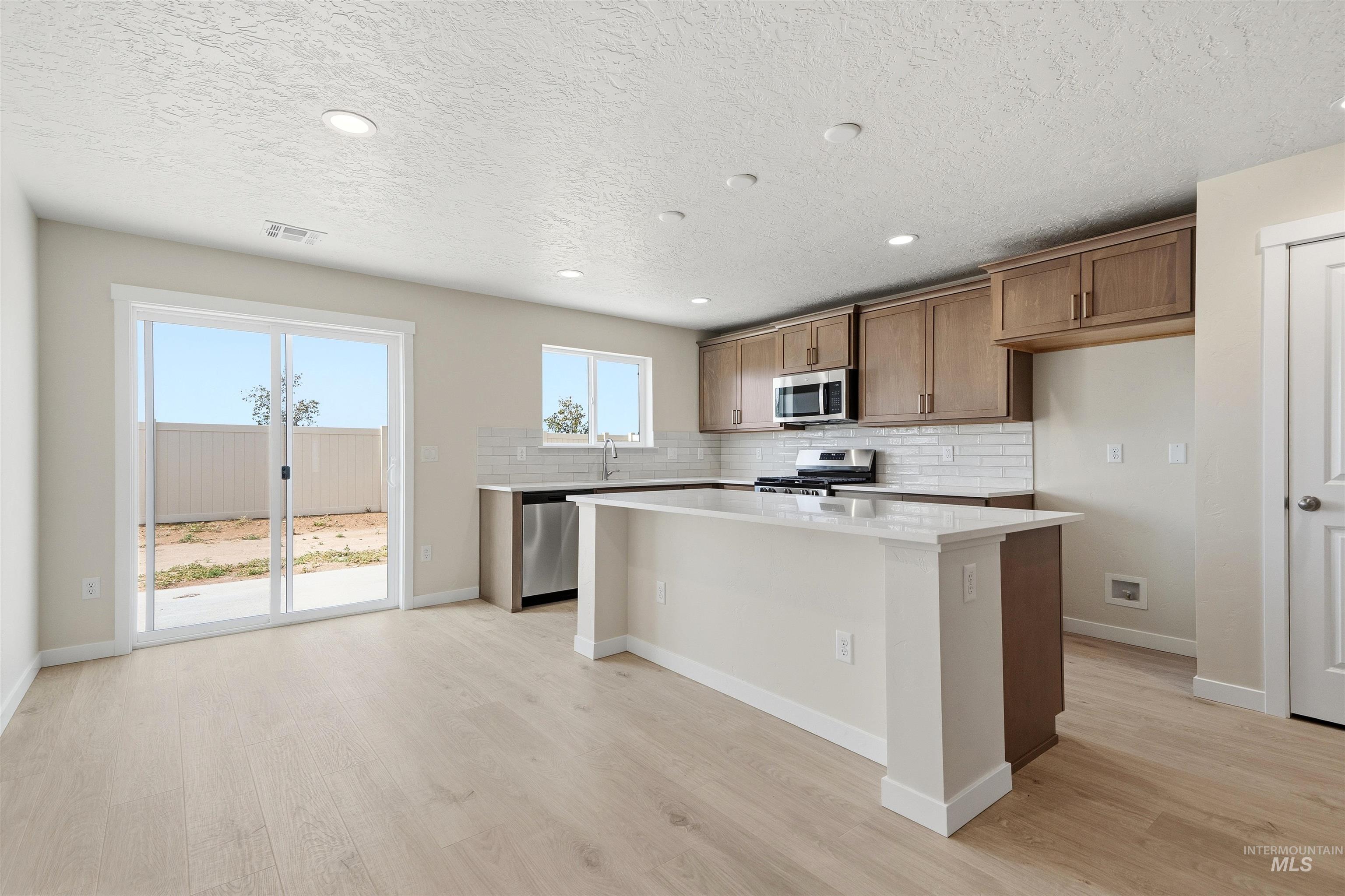 10103 Bellevue Ridge St Property Photo 4