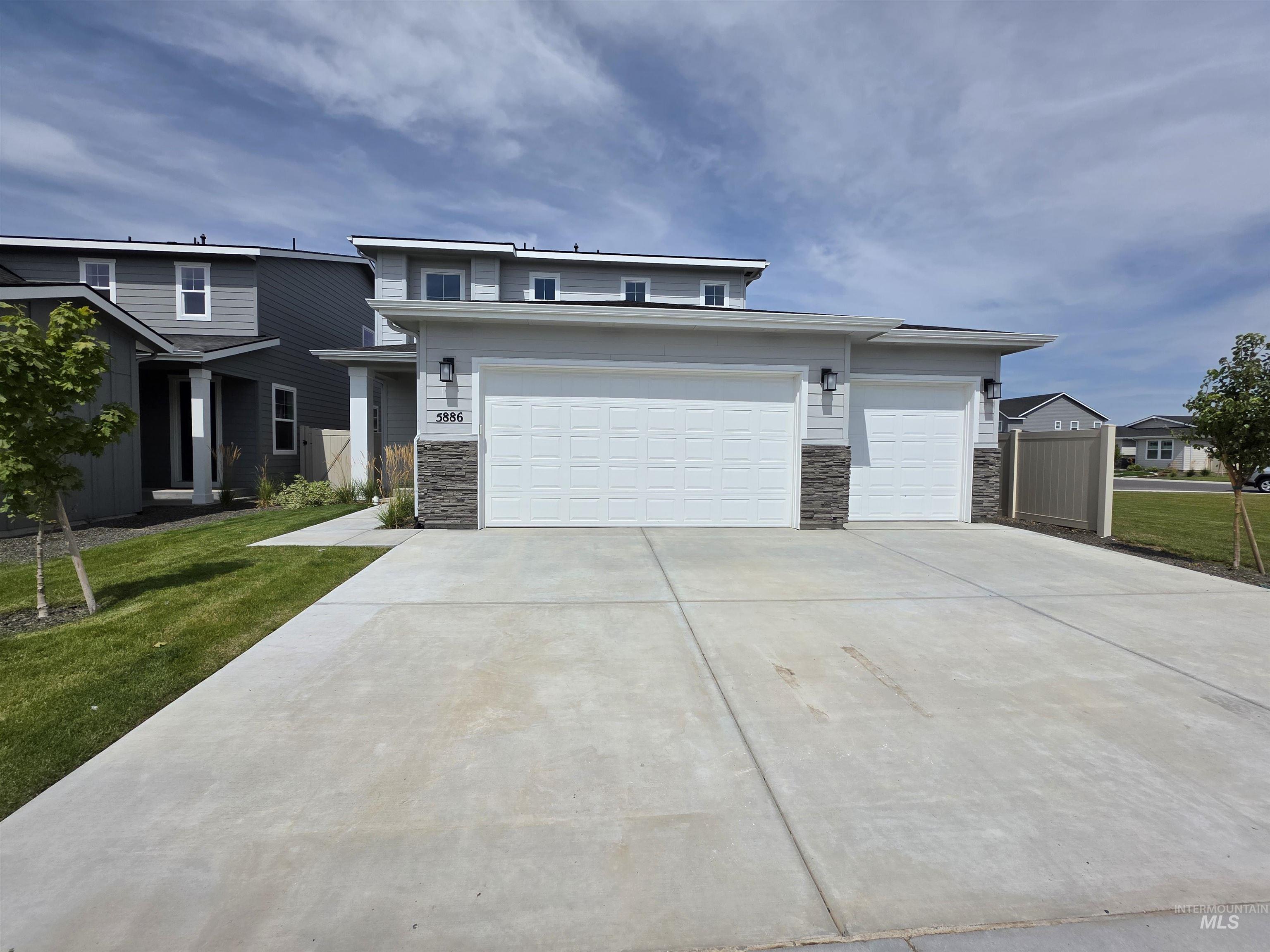 5886 W Parachute Dr Property Photo 1