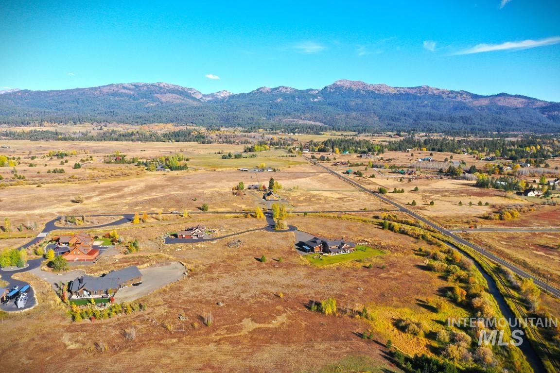 13 Michelle Place Property Photo 2
